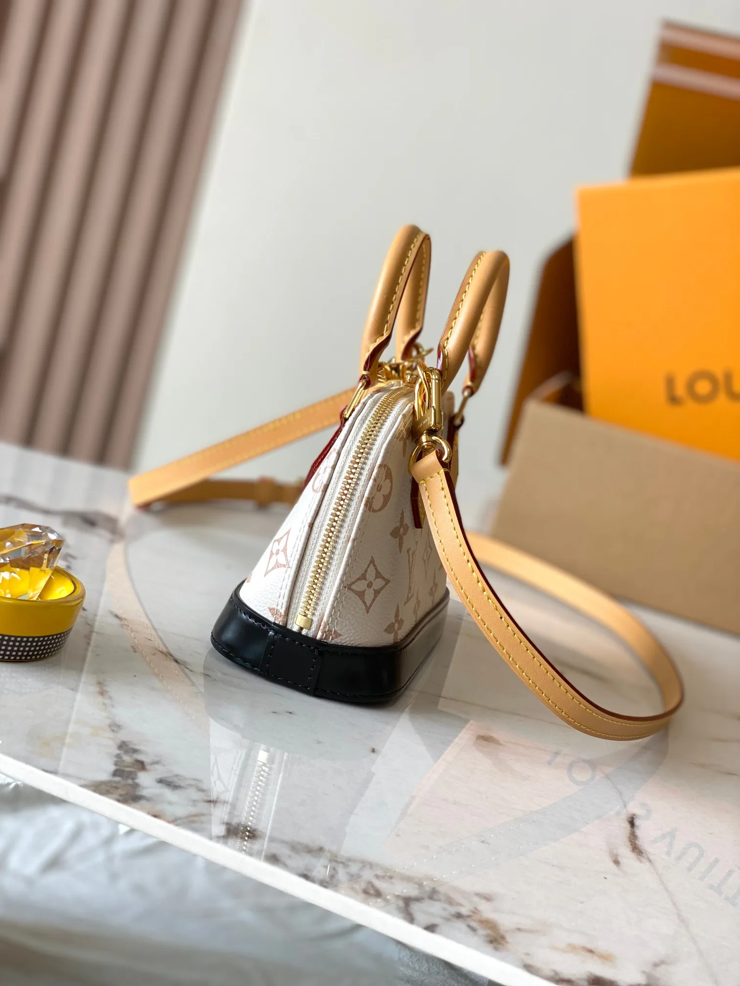 Классические Сумки Женские Louis Vuitton 17802528