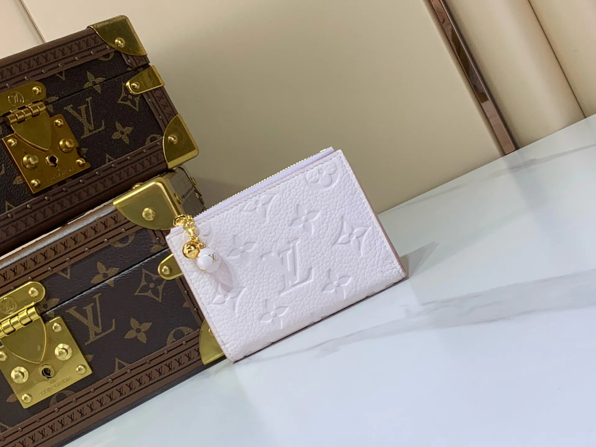 Клатчи Женские Louis Vuitton 17499374