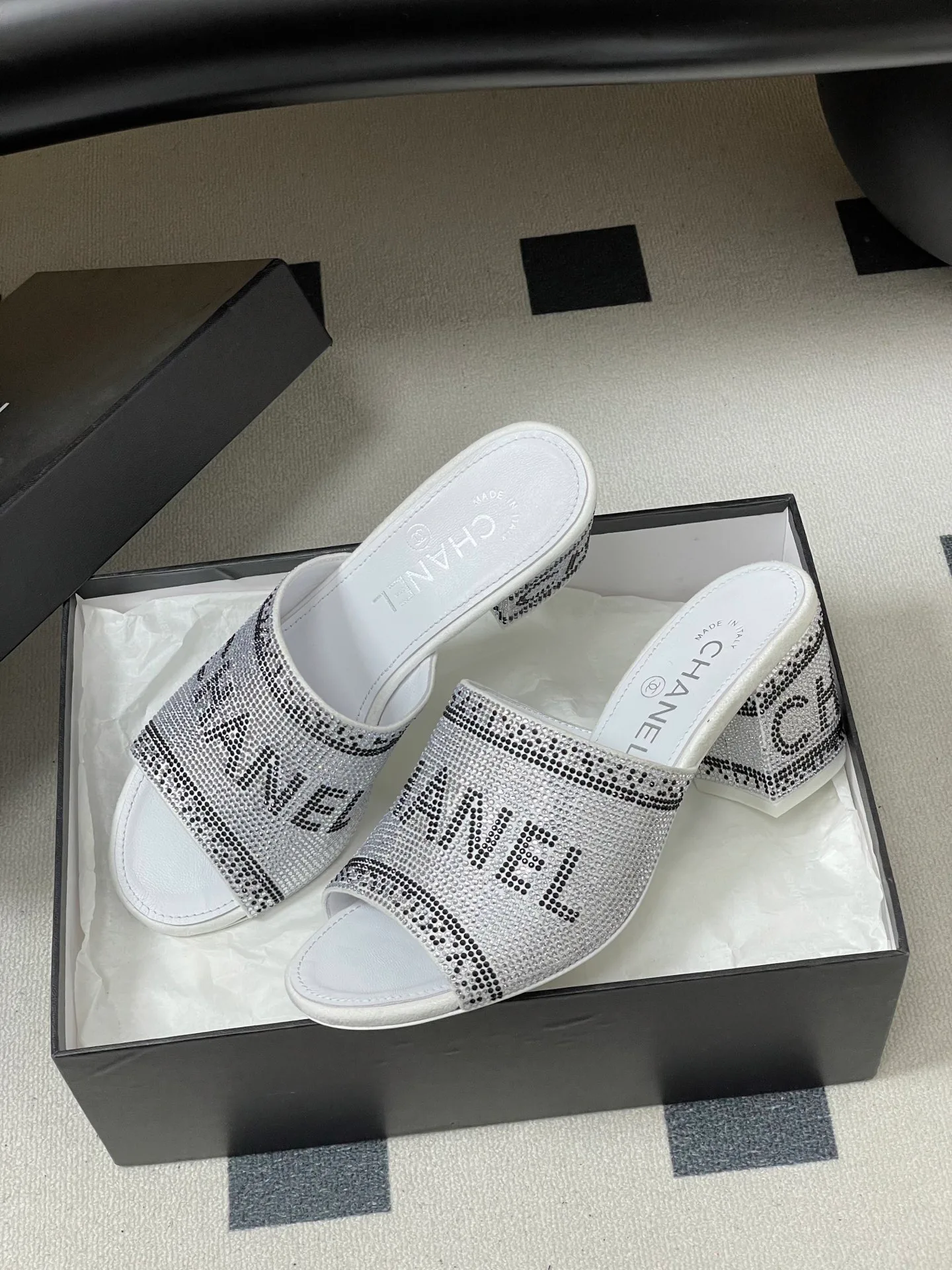 Босоножки Женские Chanel 10993947