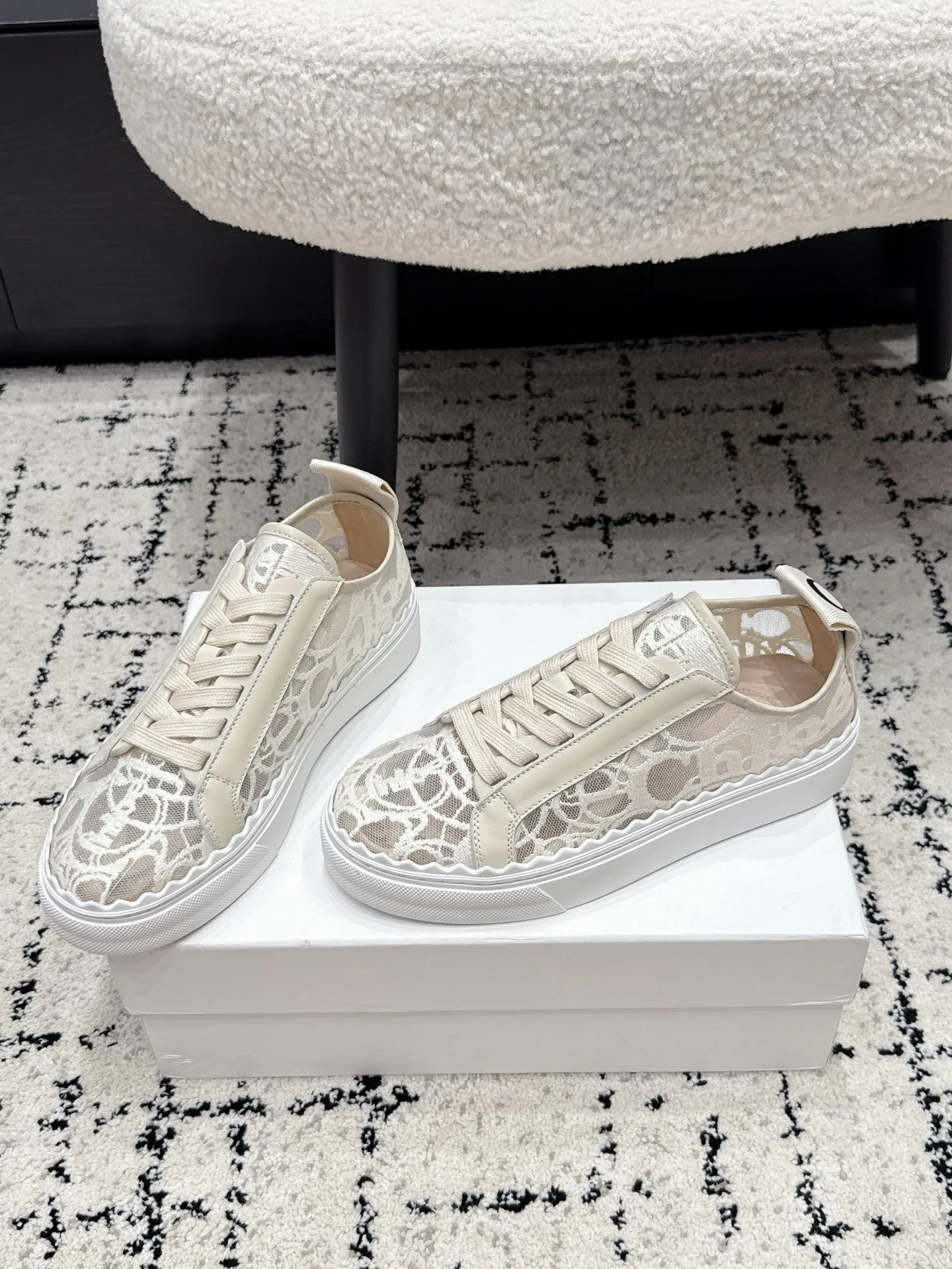 Кроссовки Женские Chloe 17044334
