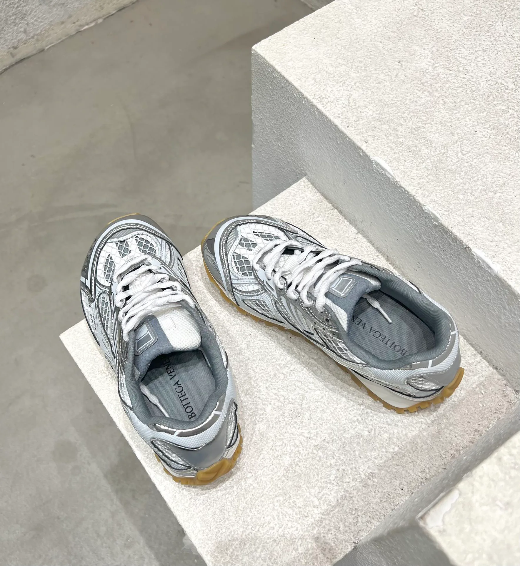 Кроссовки Женские Bottega Veneta 11565948