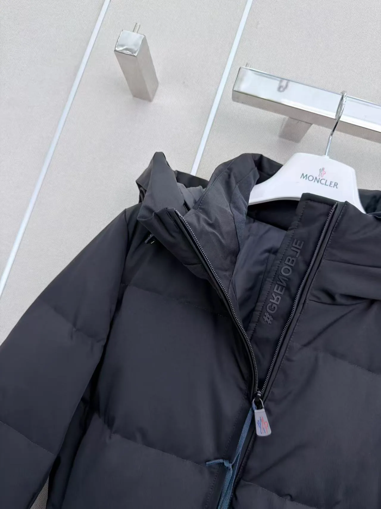 Куртки И Пуховики Женские Moncler 18402391