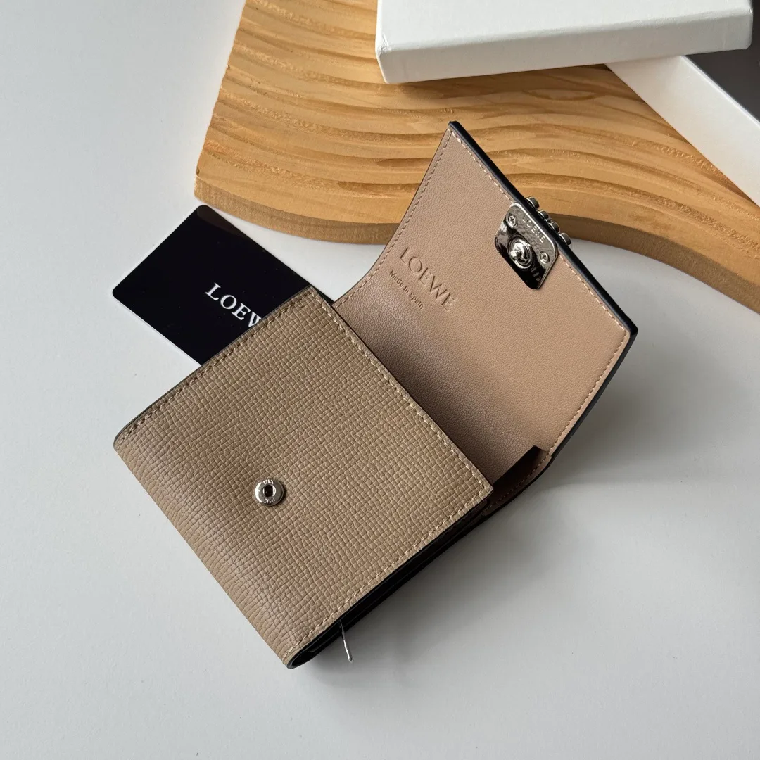 Клатчи Женские Loewe 617222