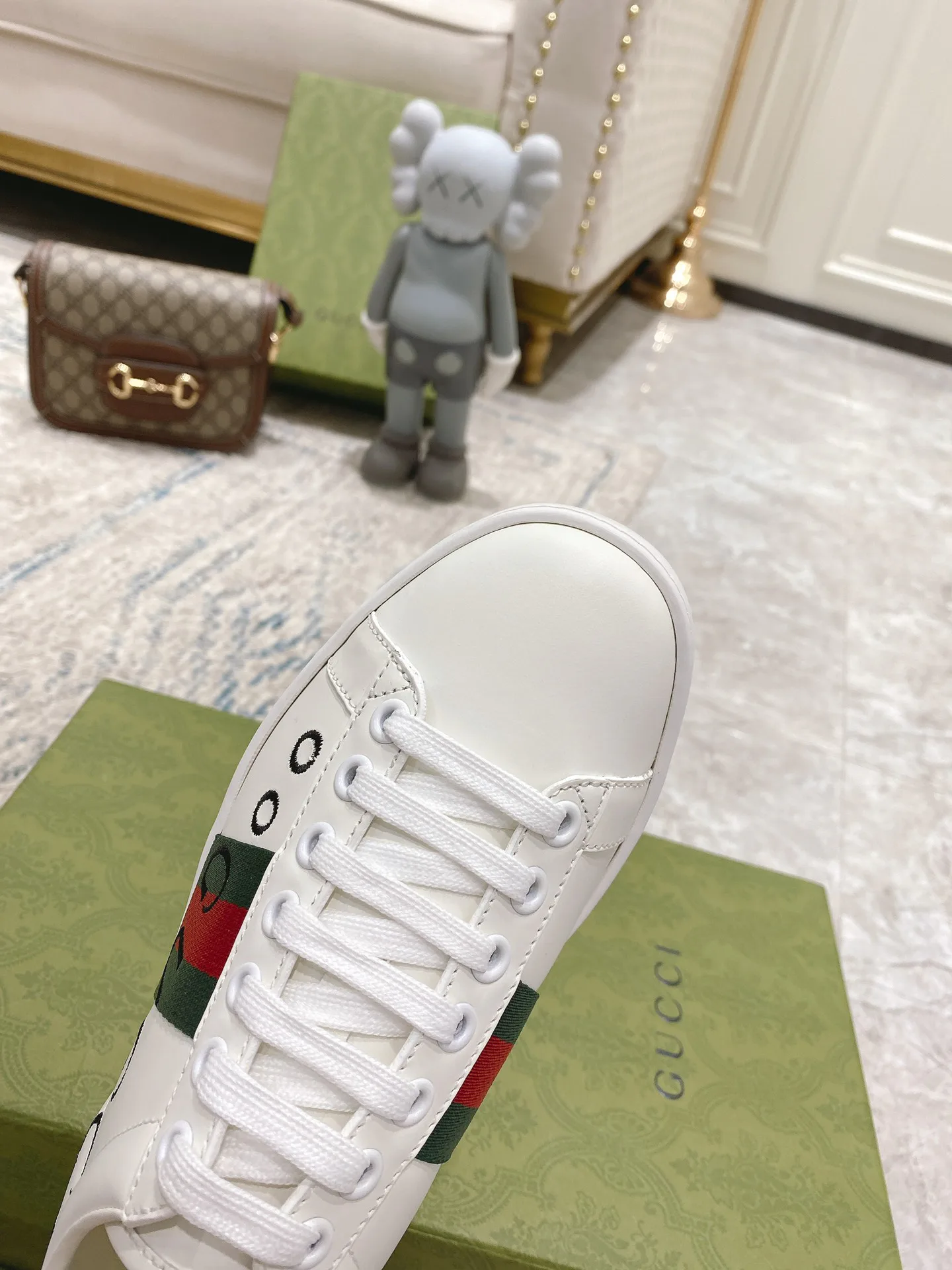 Кроссовки Женские Gucci 17620402