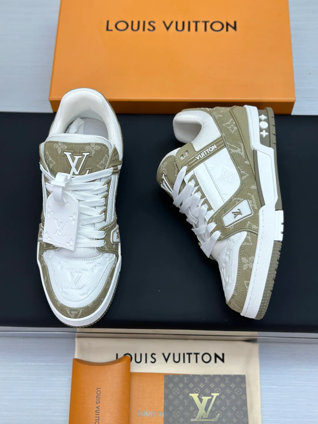 Кроссовки Женские Louis Vuitton 153026