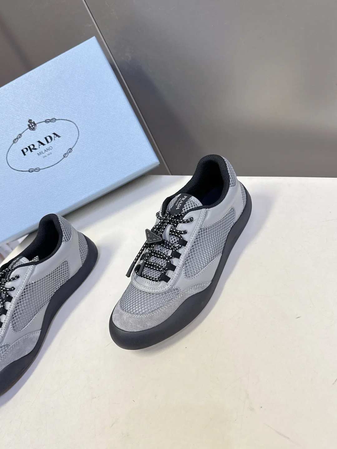 Кроссовки Женские Prada 13478276