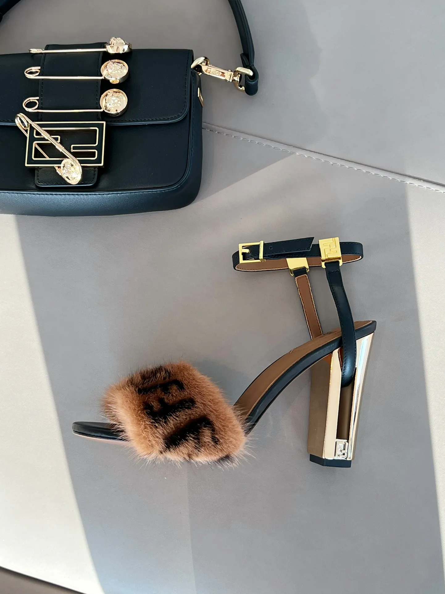 Босоножки Женские Fendi 9289008