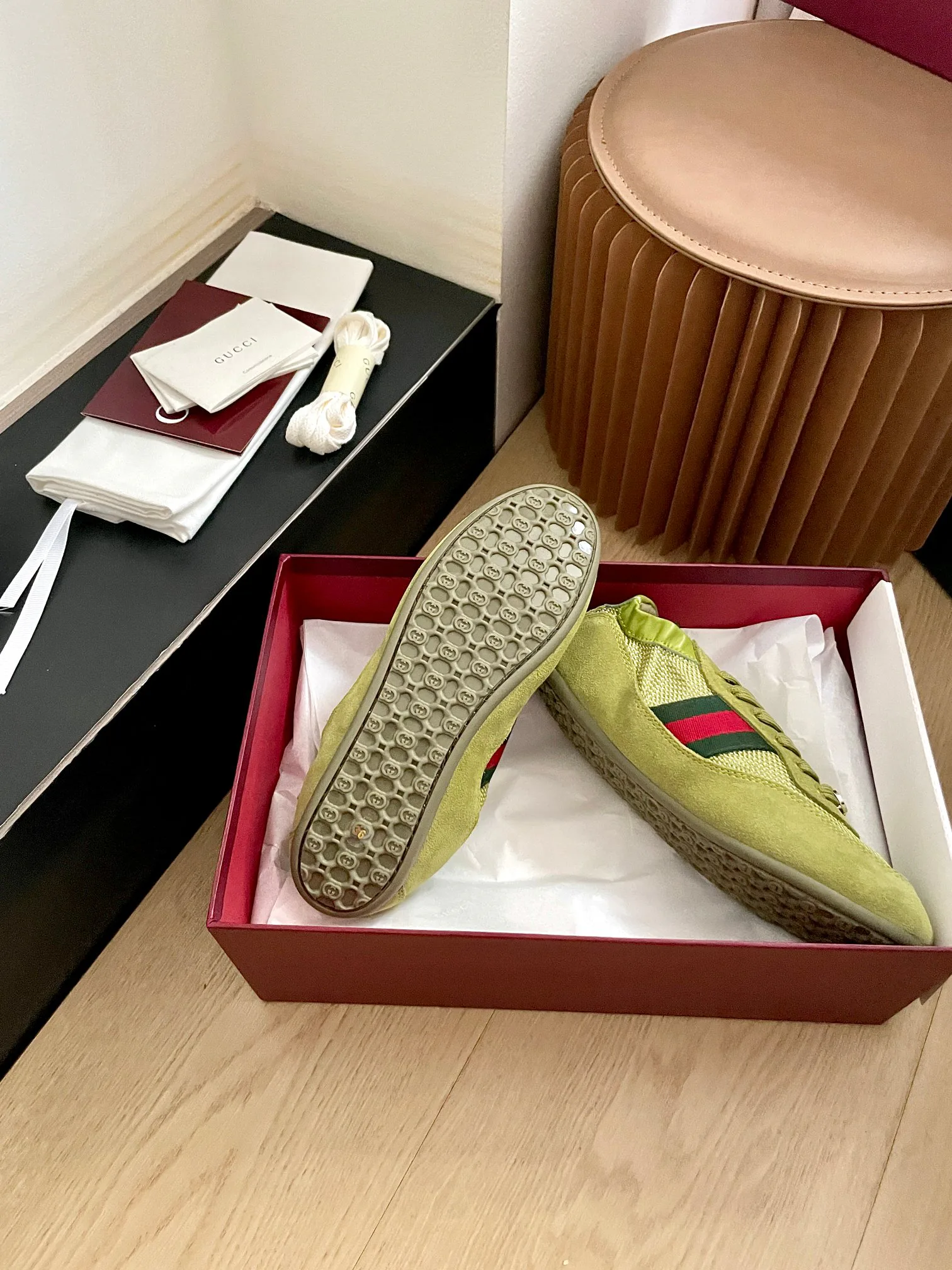 Кроссовки Женские Gucci 941861