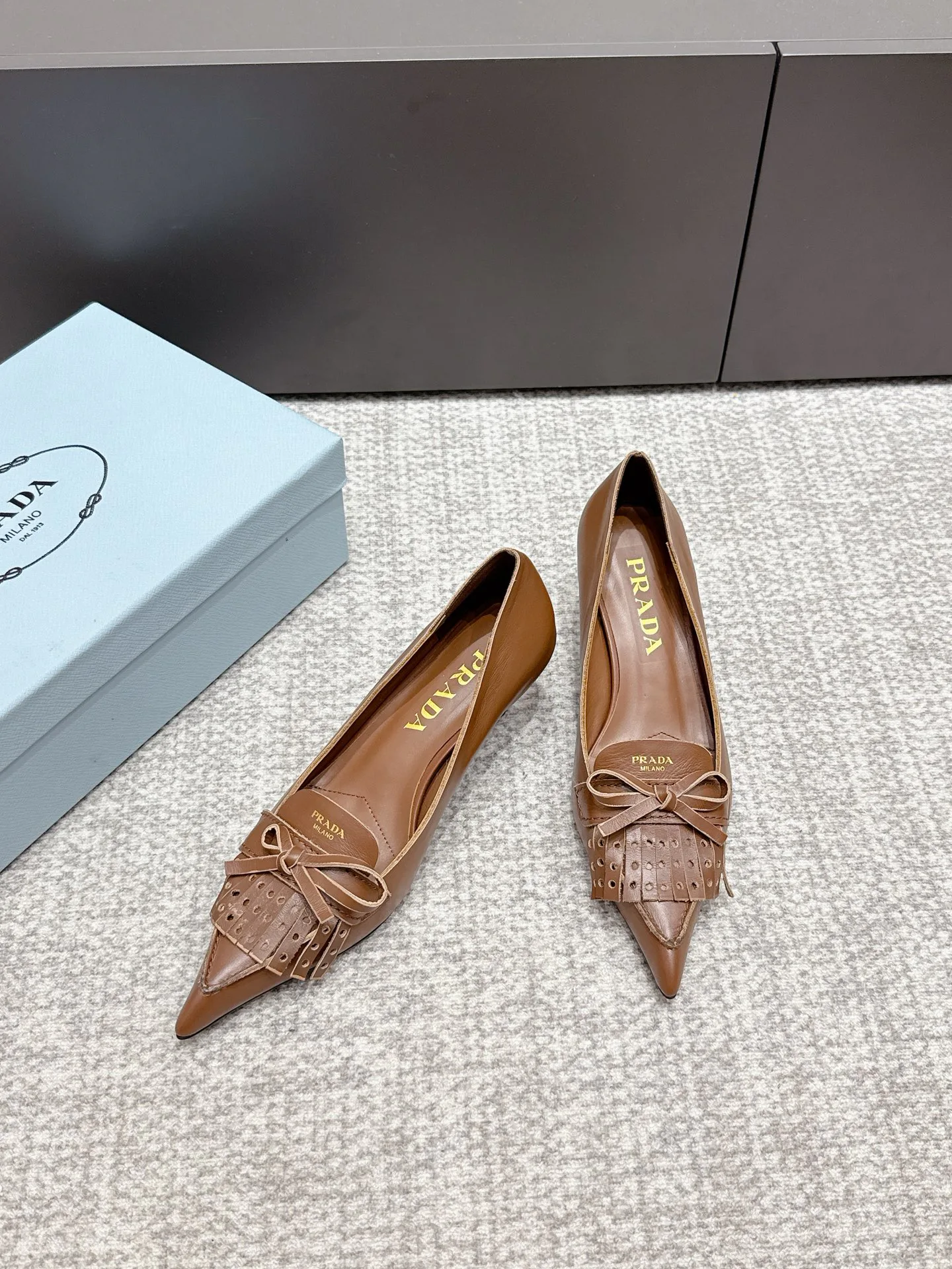 Туфли Женские Prada 13540597