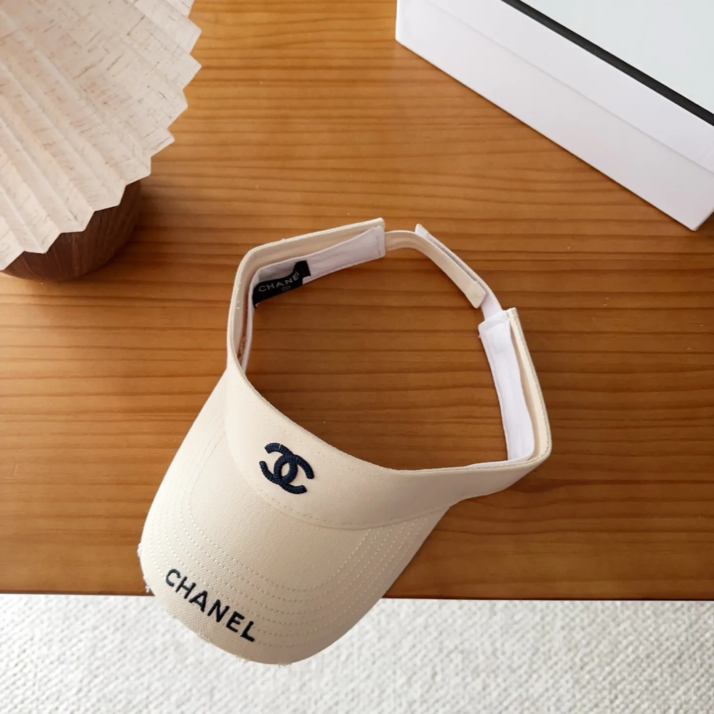 Головные Уборы Chanel 17467552