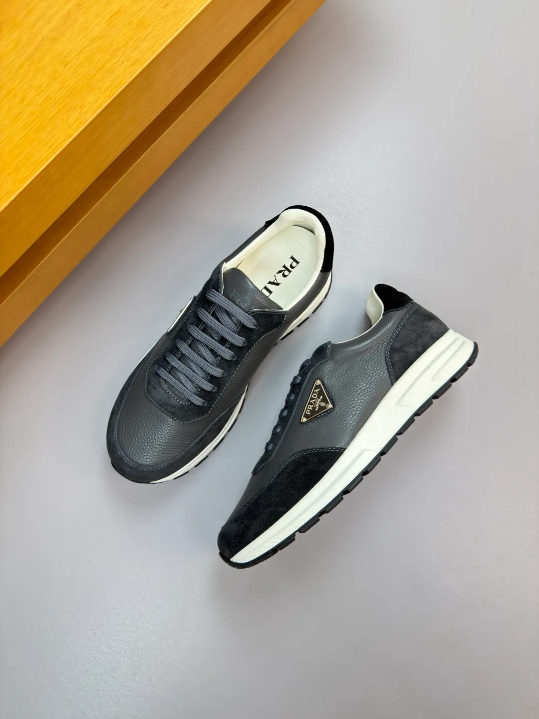 Кроссовки Женские Prada 2389704