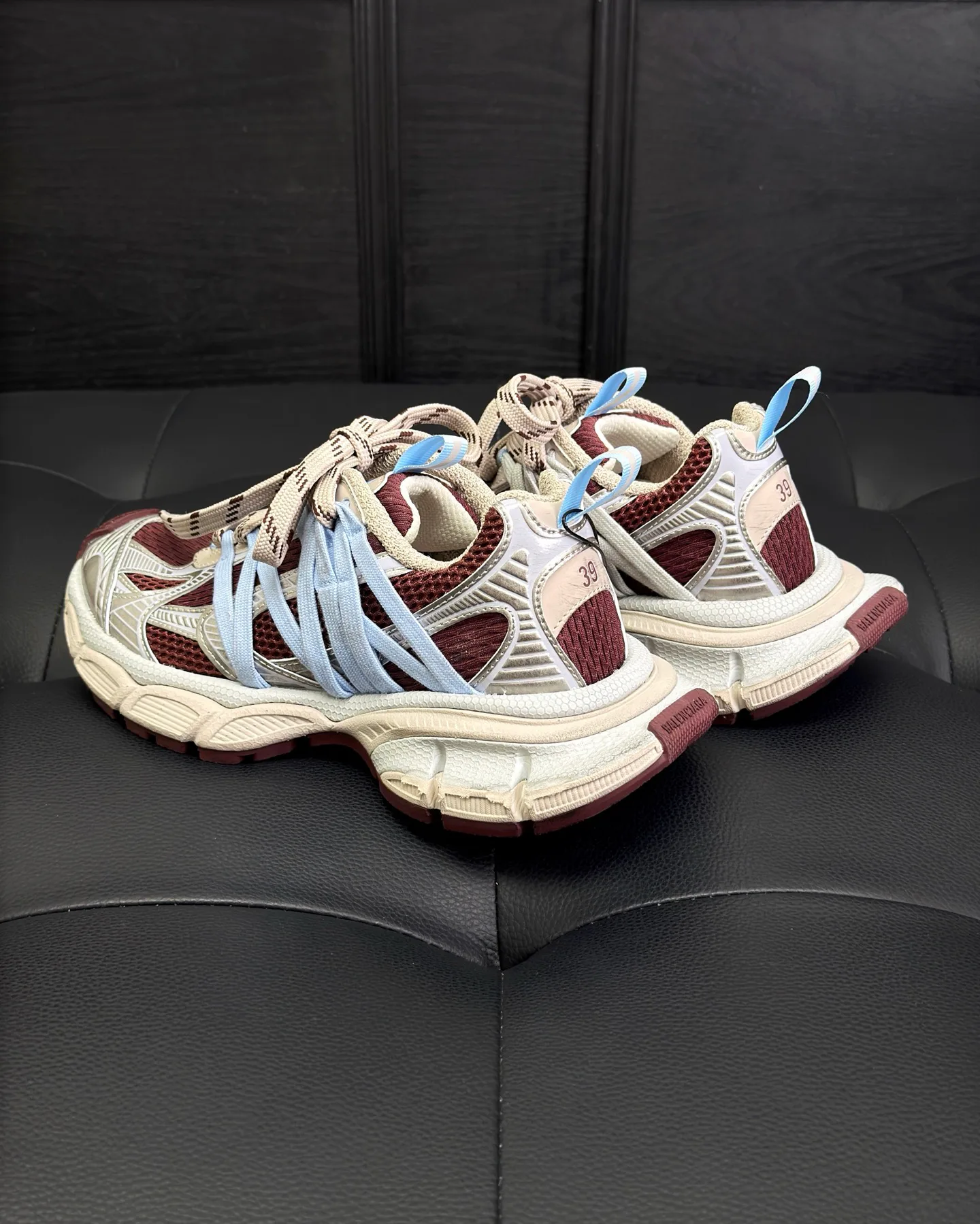 Кроссовки Женские Balenciaga 18417377