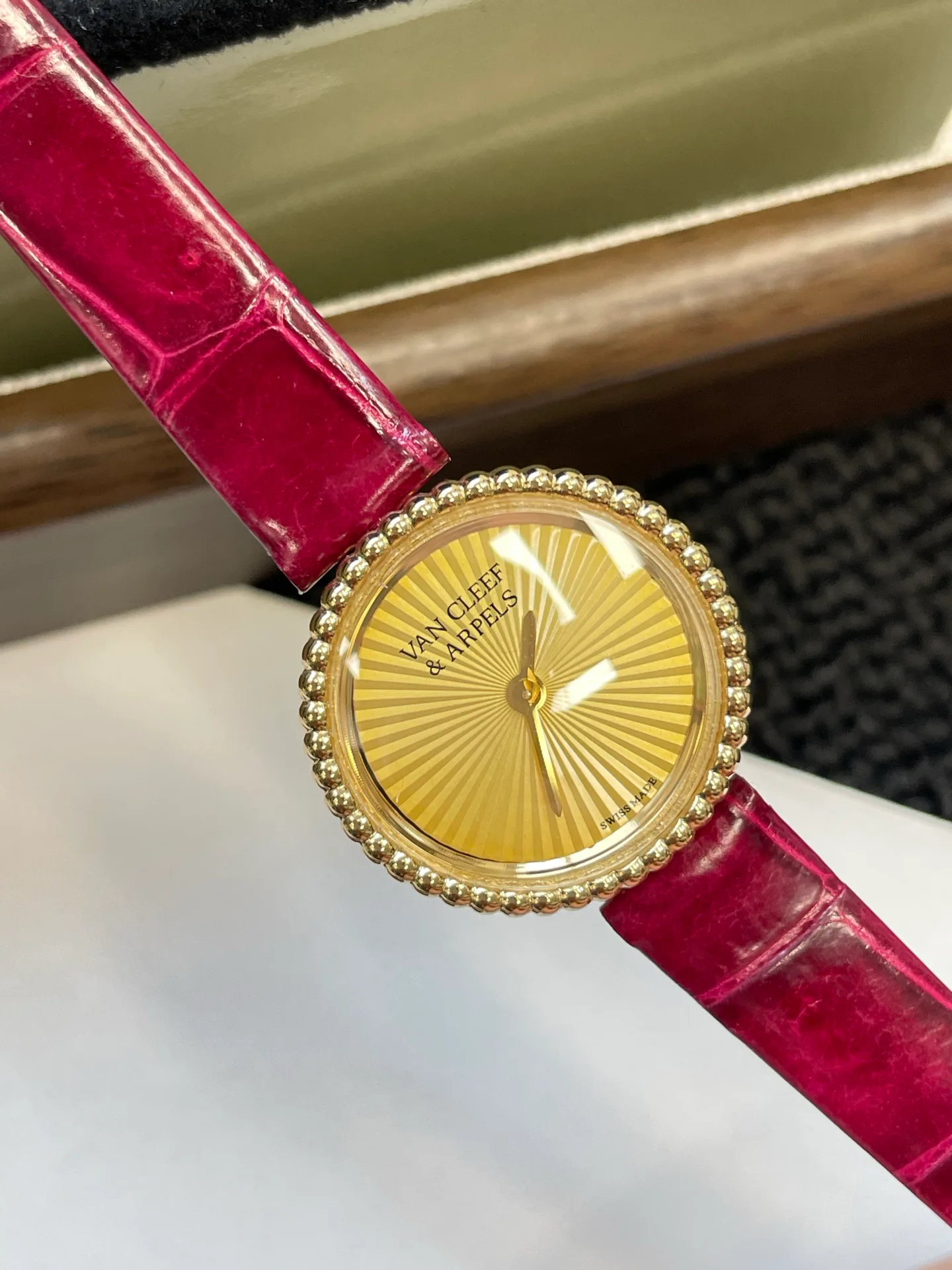 Часы Женские Van Cleef & Arpels 17336730