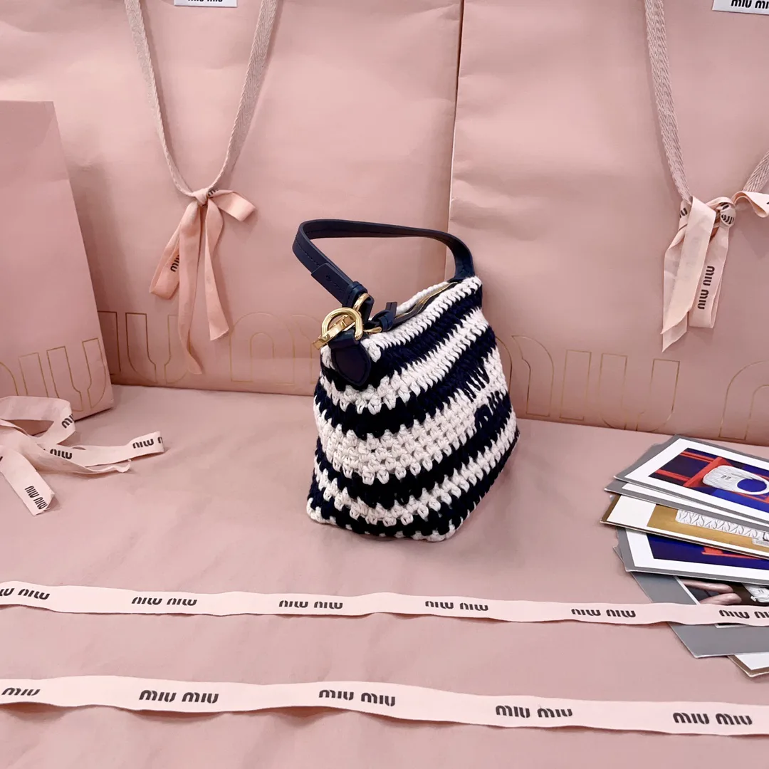 Классические Сумки Женские Miu Miu 11872274