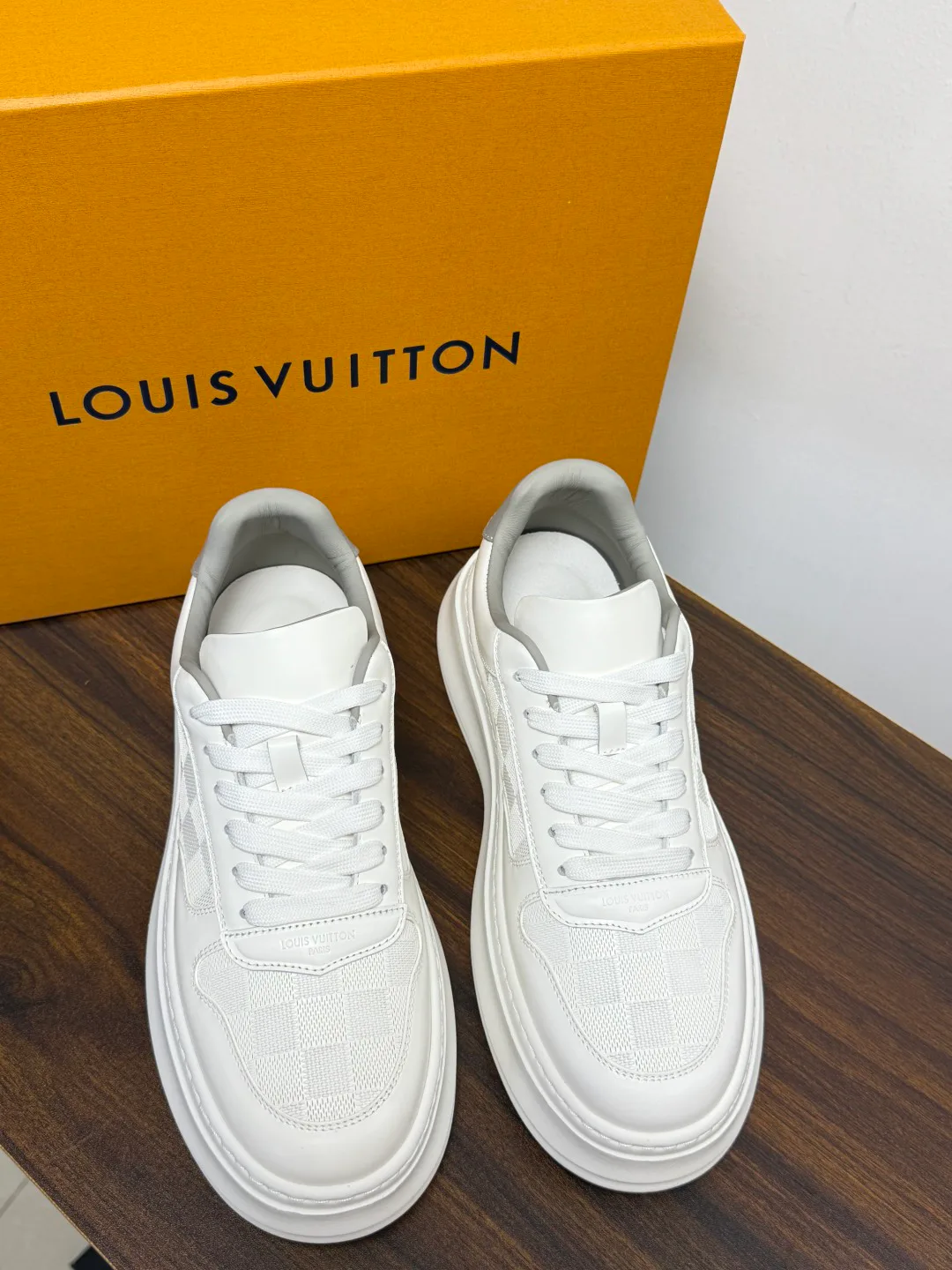Кроссовки Мужские Louis Vuitton 19643237