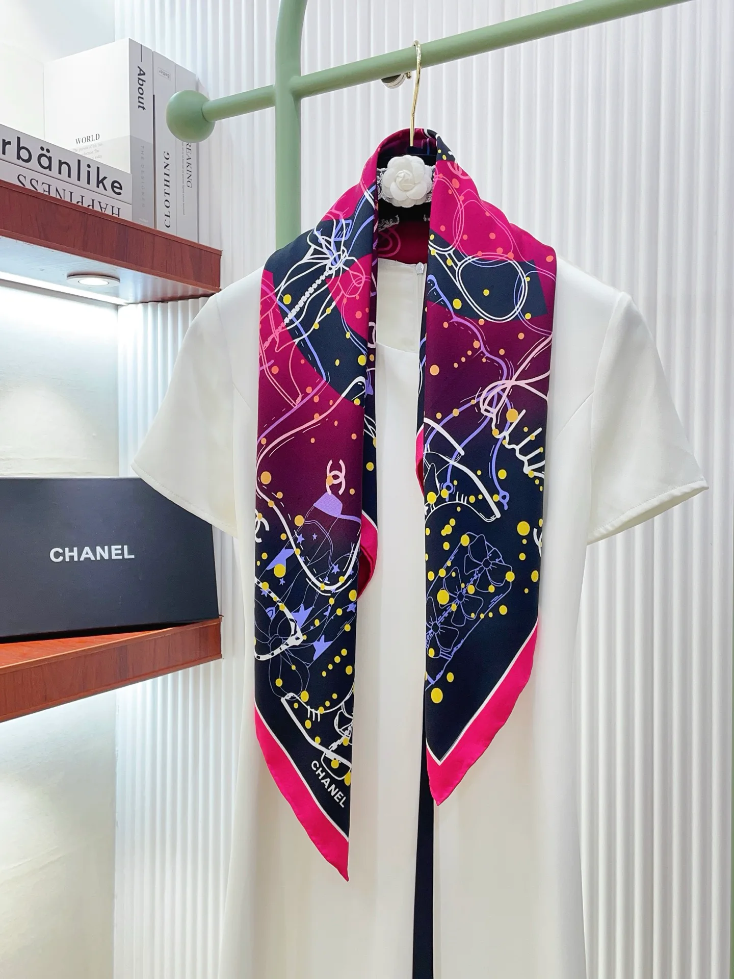 Платки Chanel 13119714