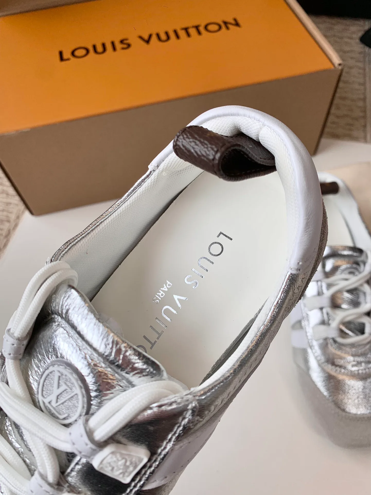 Кроссовки Женские Louis Vuitton 17753811