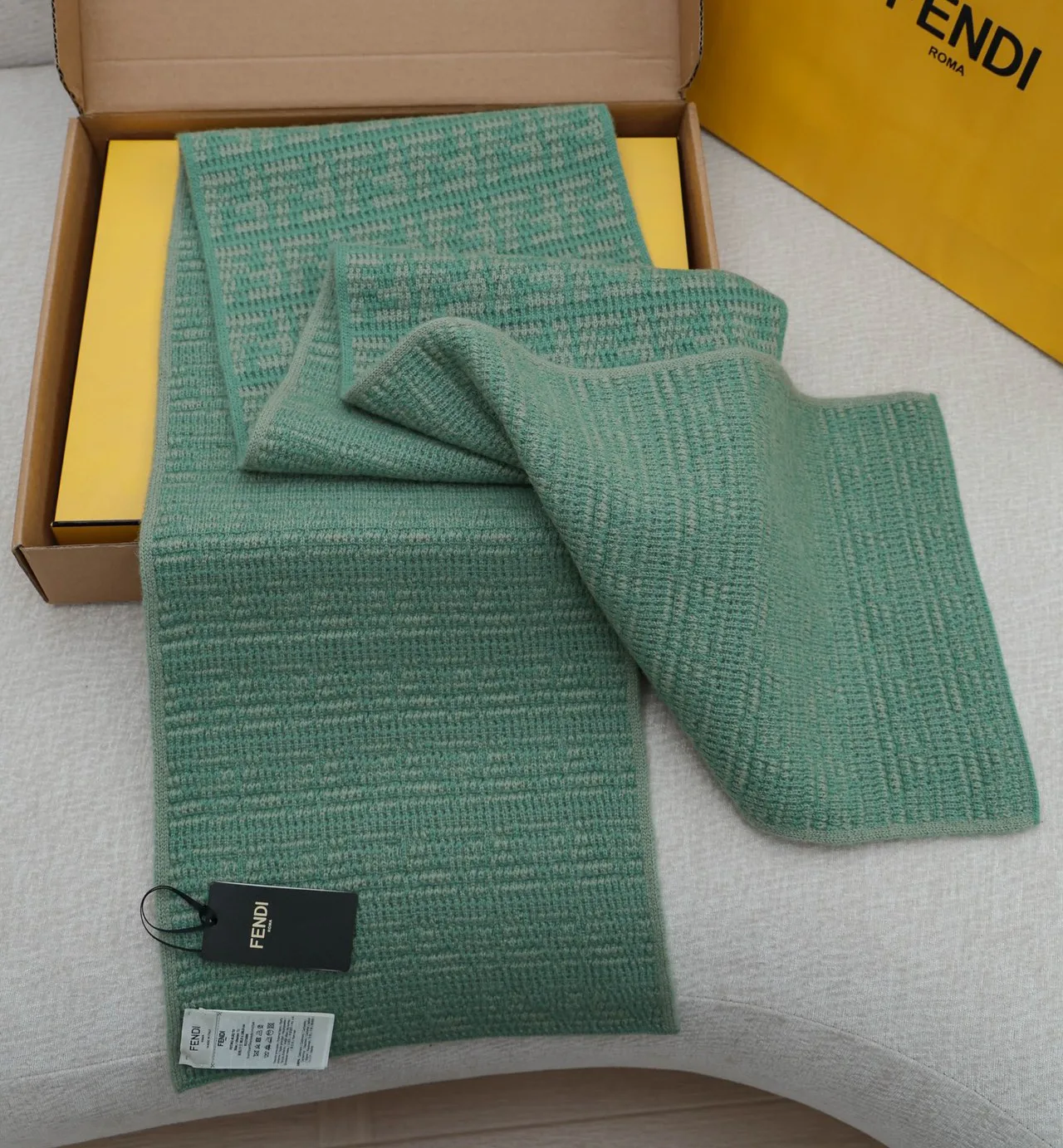 Шарфы Fendi 1255660