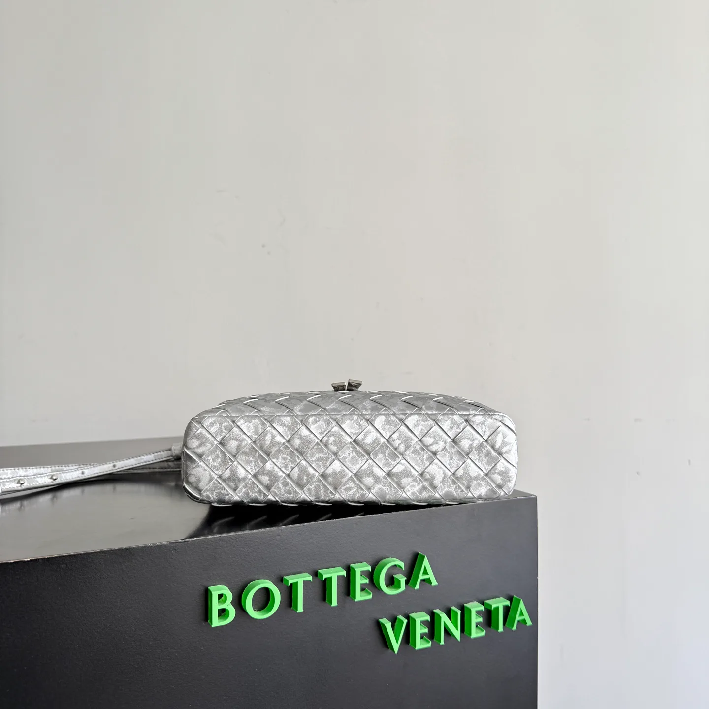 Сумки На Ремне Женские Bottega Veneta 5047740