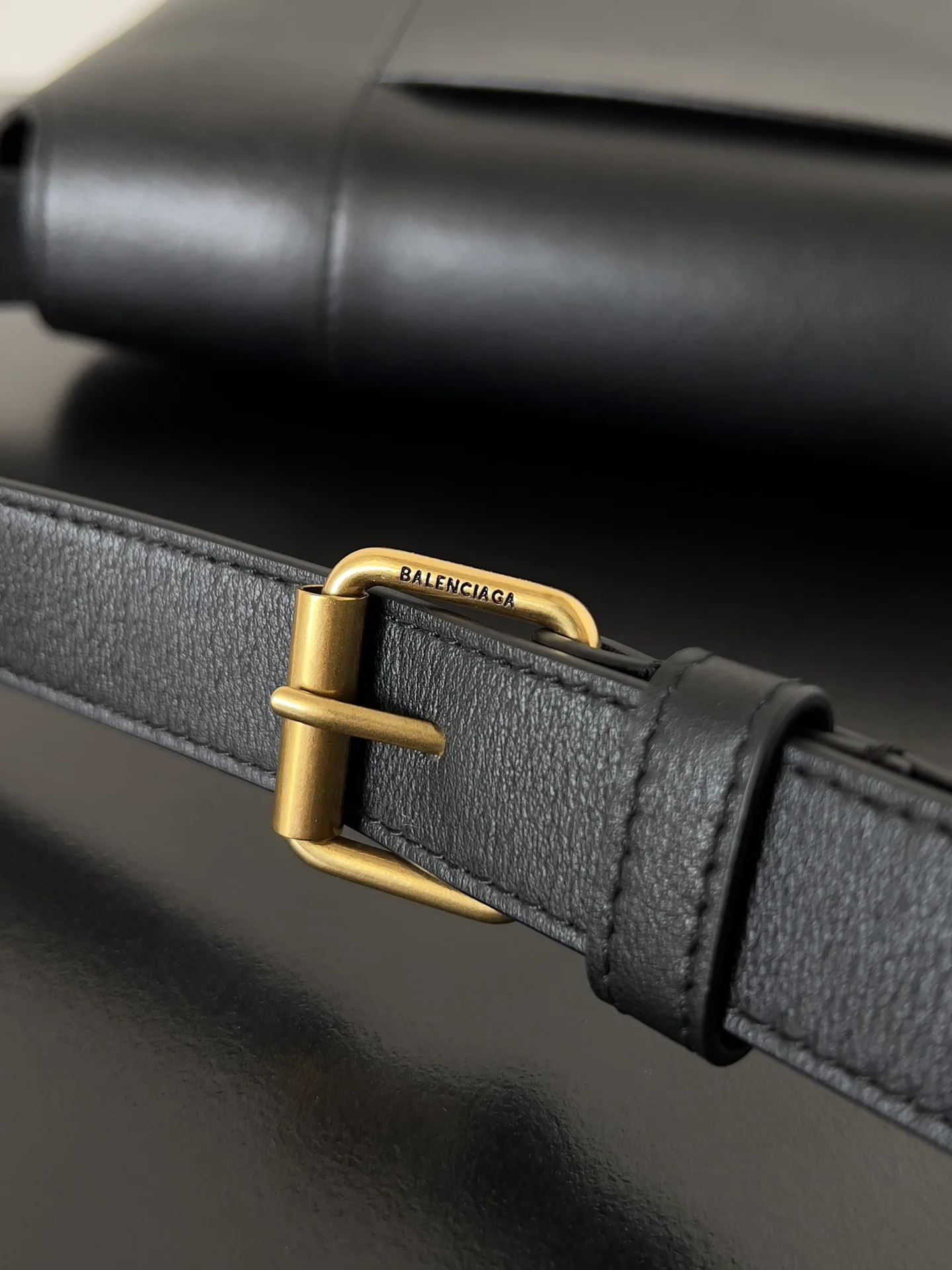 Сумки На Ремне Женские Balenciaga 368795