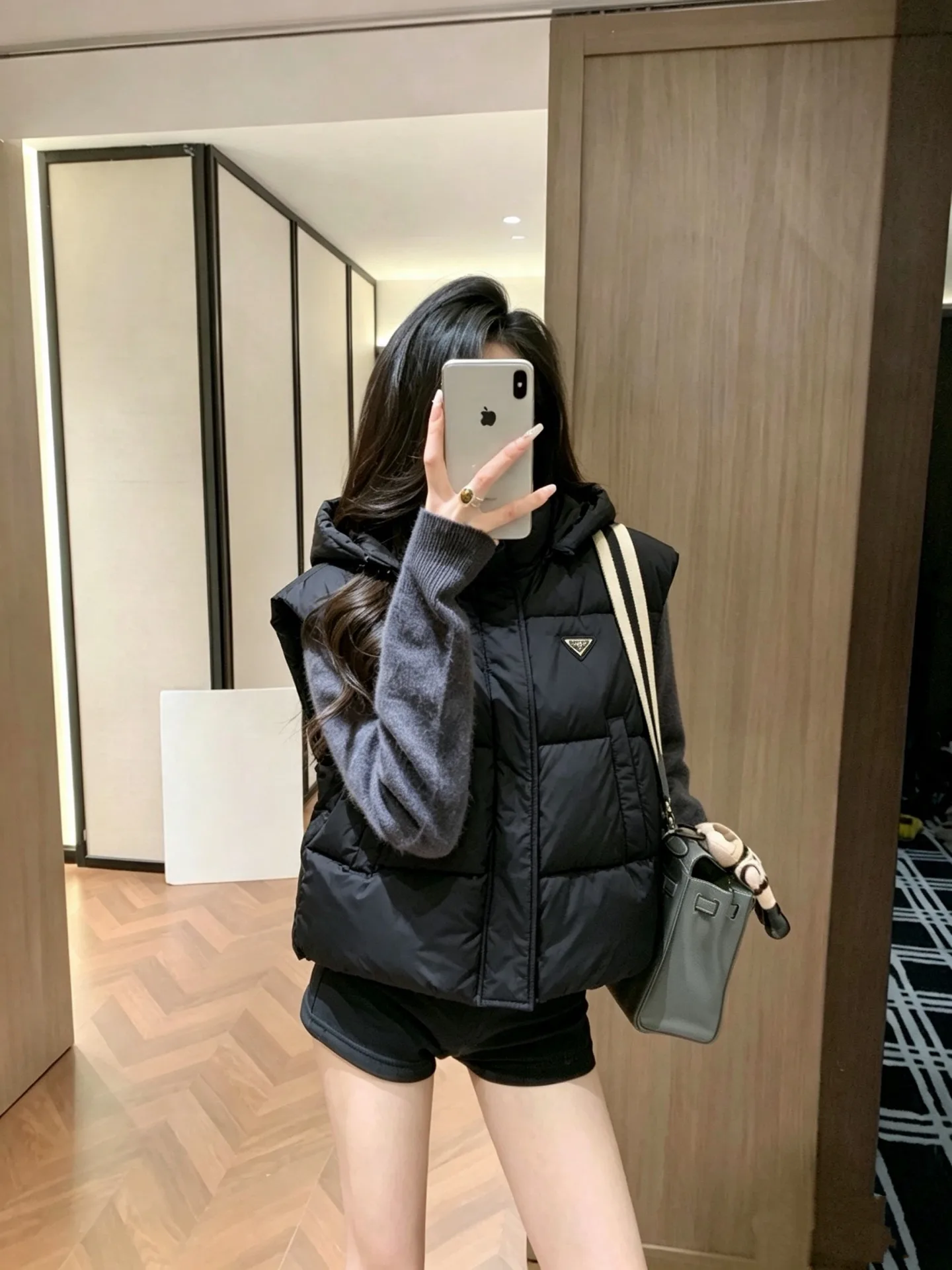Жилеты Женские Prada 19091536