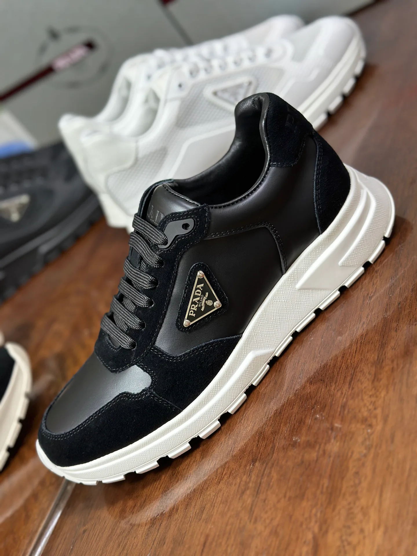 Кроссовки Женские Prada 18708340