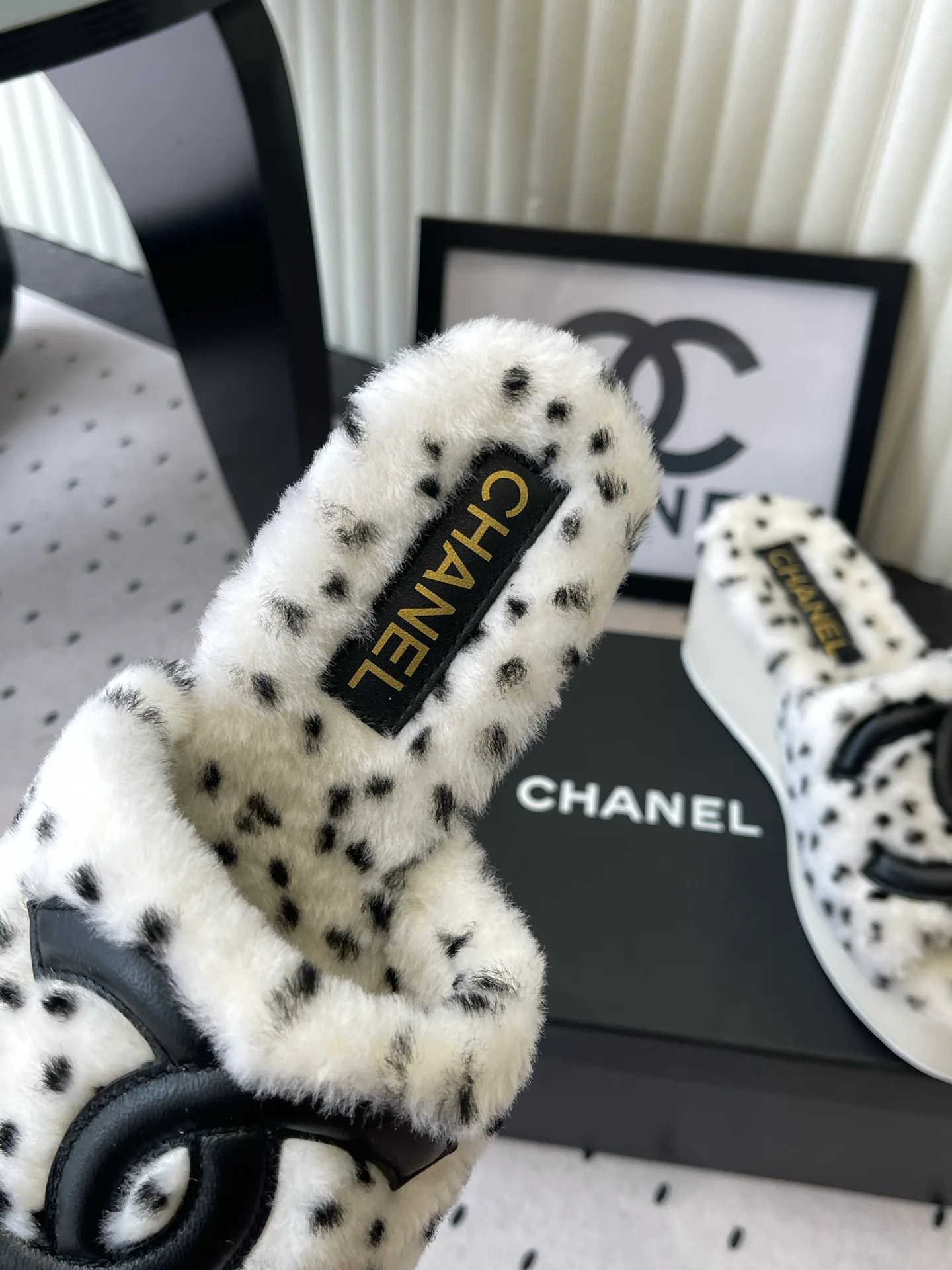 Тапочки Женские Chanel 18069907
