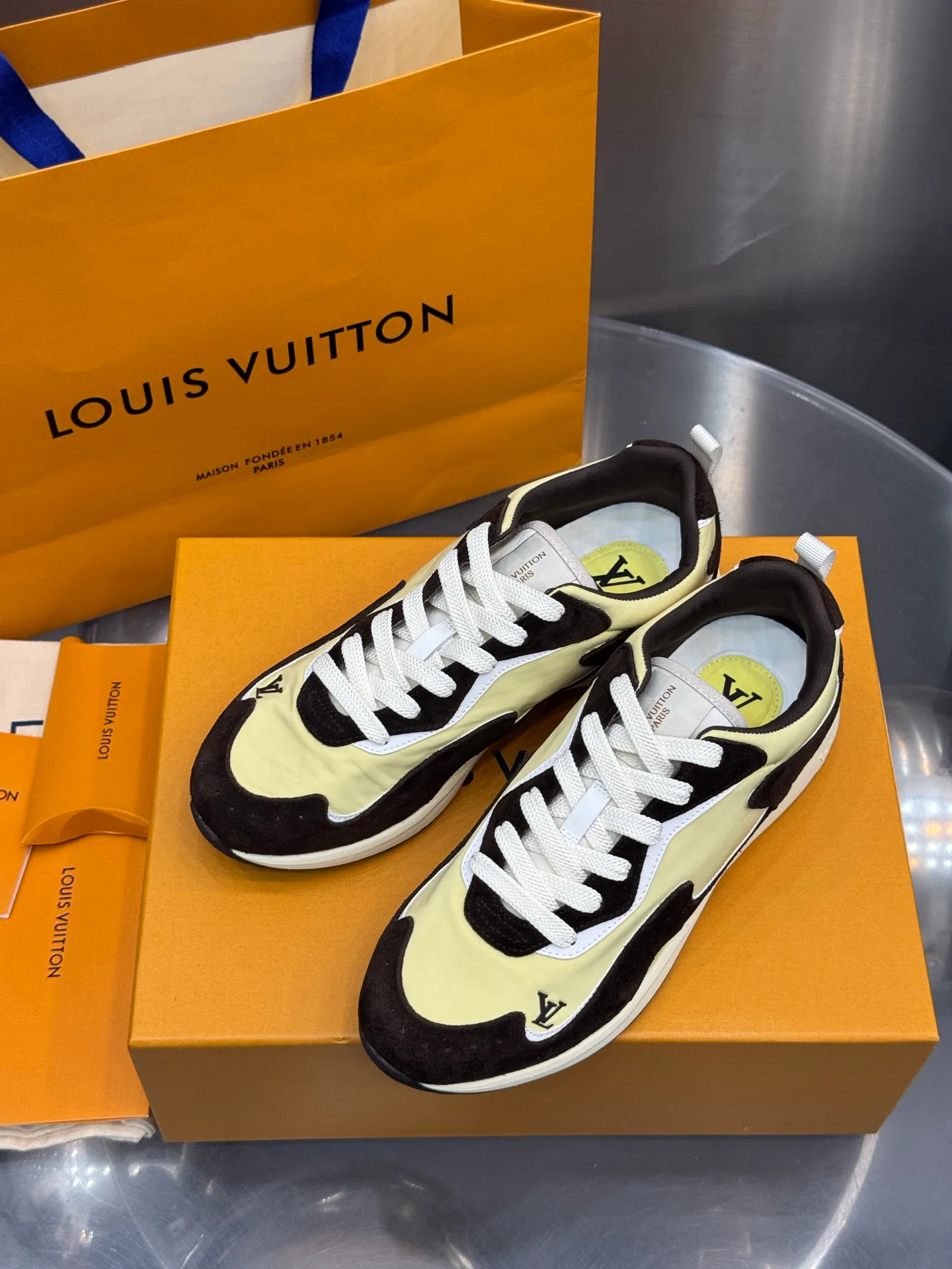 Кроссовки Мужские Louis Vuitton 18202636