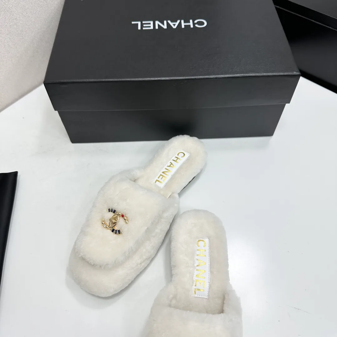 Тапочки Женские Chanel 18436112