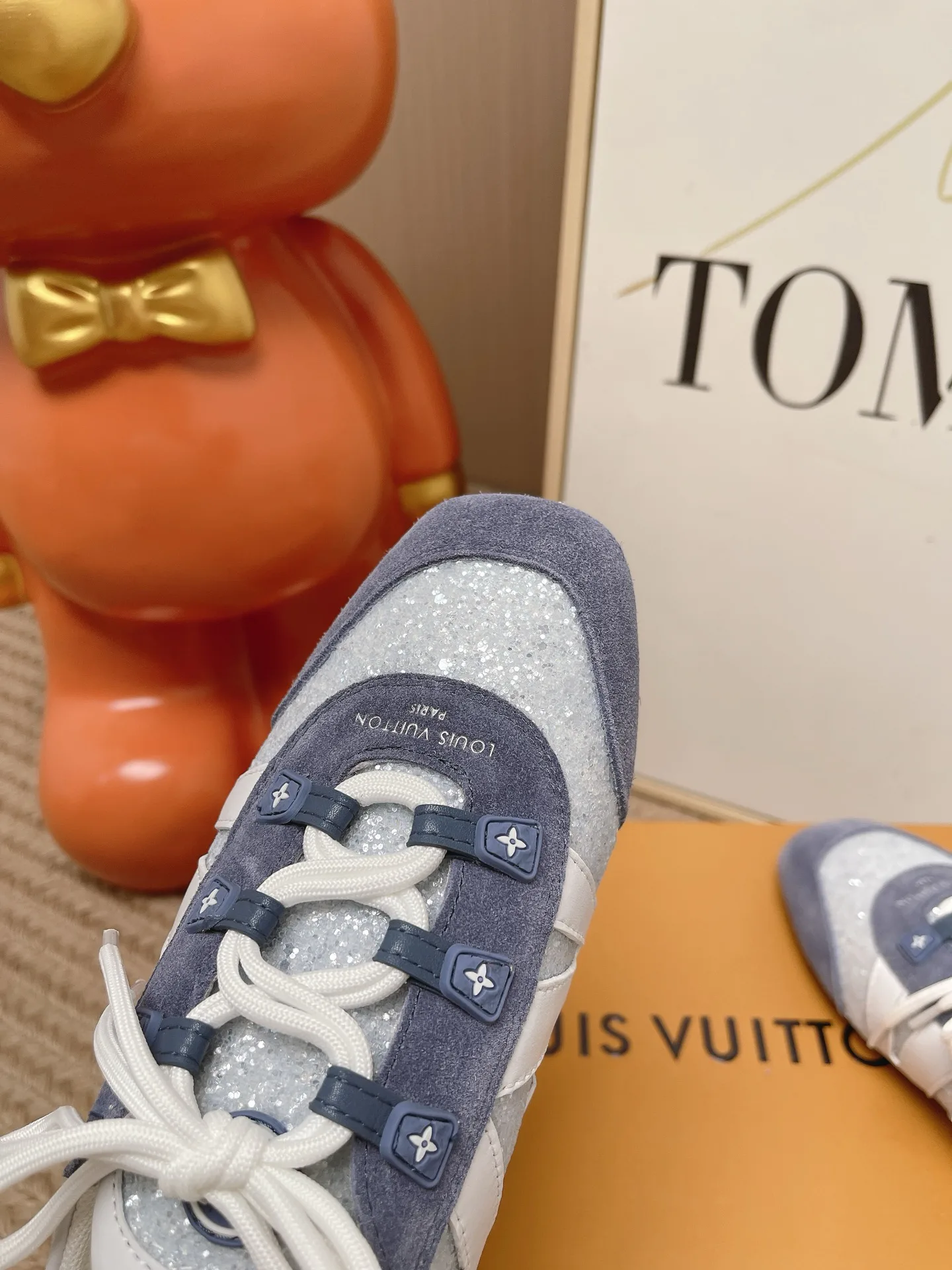 Кроссовки Женские Louis Vuitton 17449400