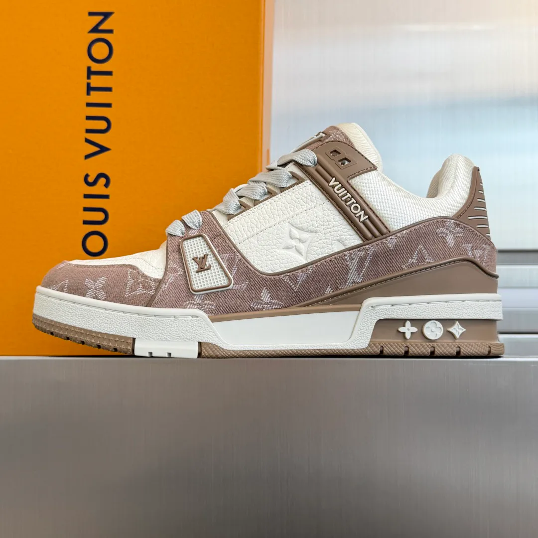 Кроссовки Женские Louis Vuitton 10192680