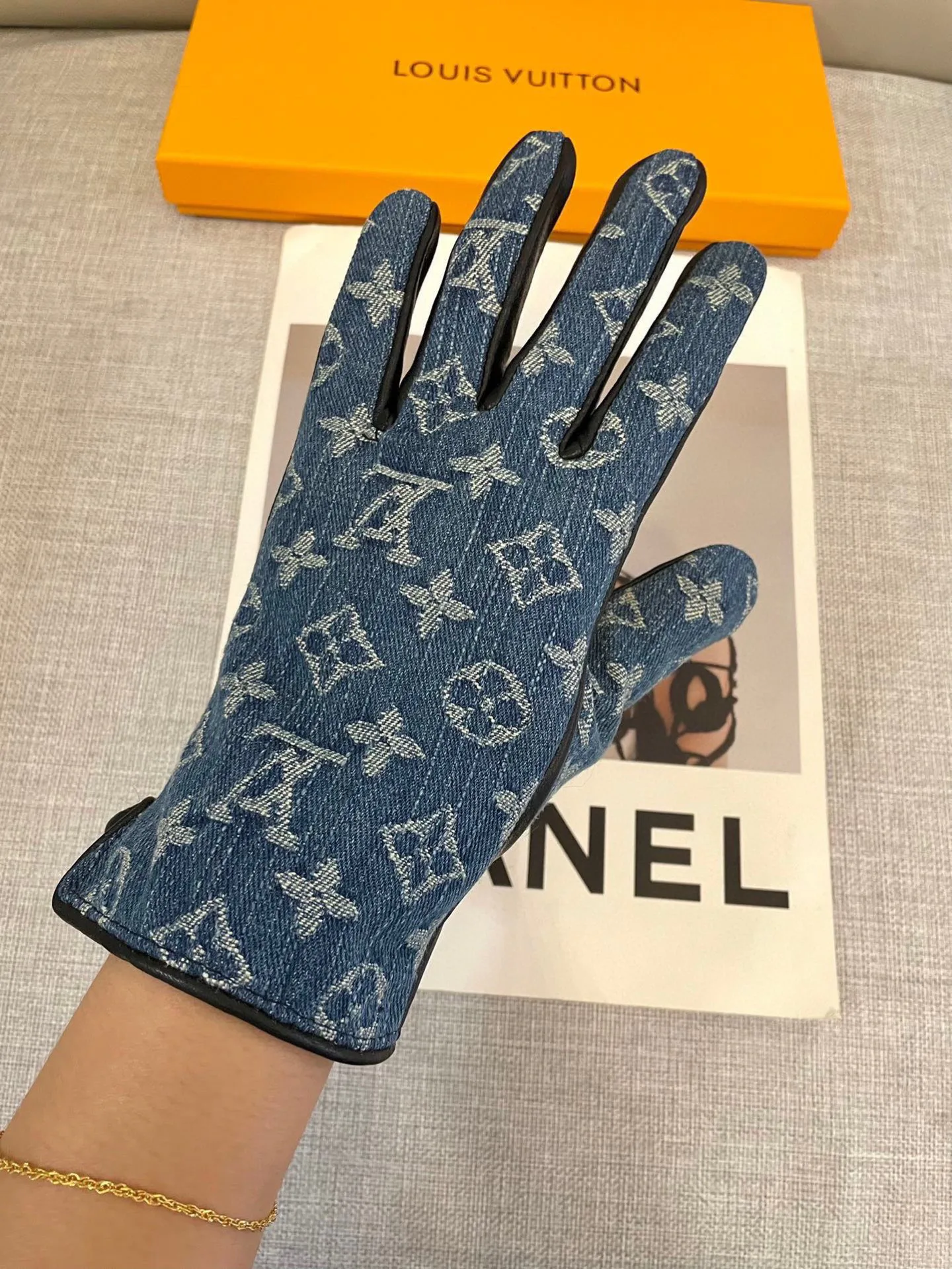 Перчатки Louis Vuitton 785712