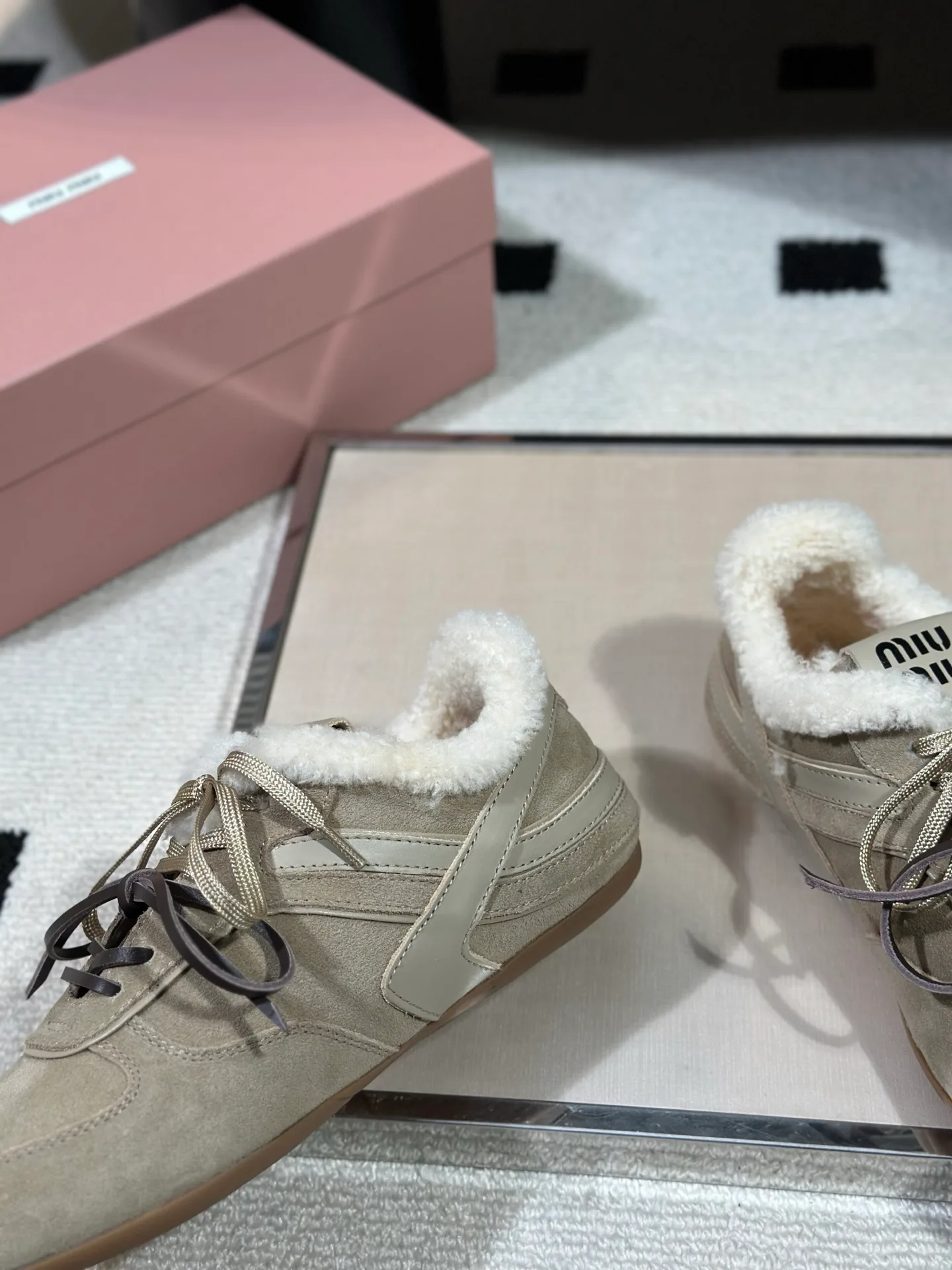 Кроссовки Женские Miu Miu 18638321