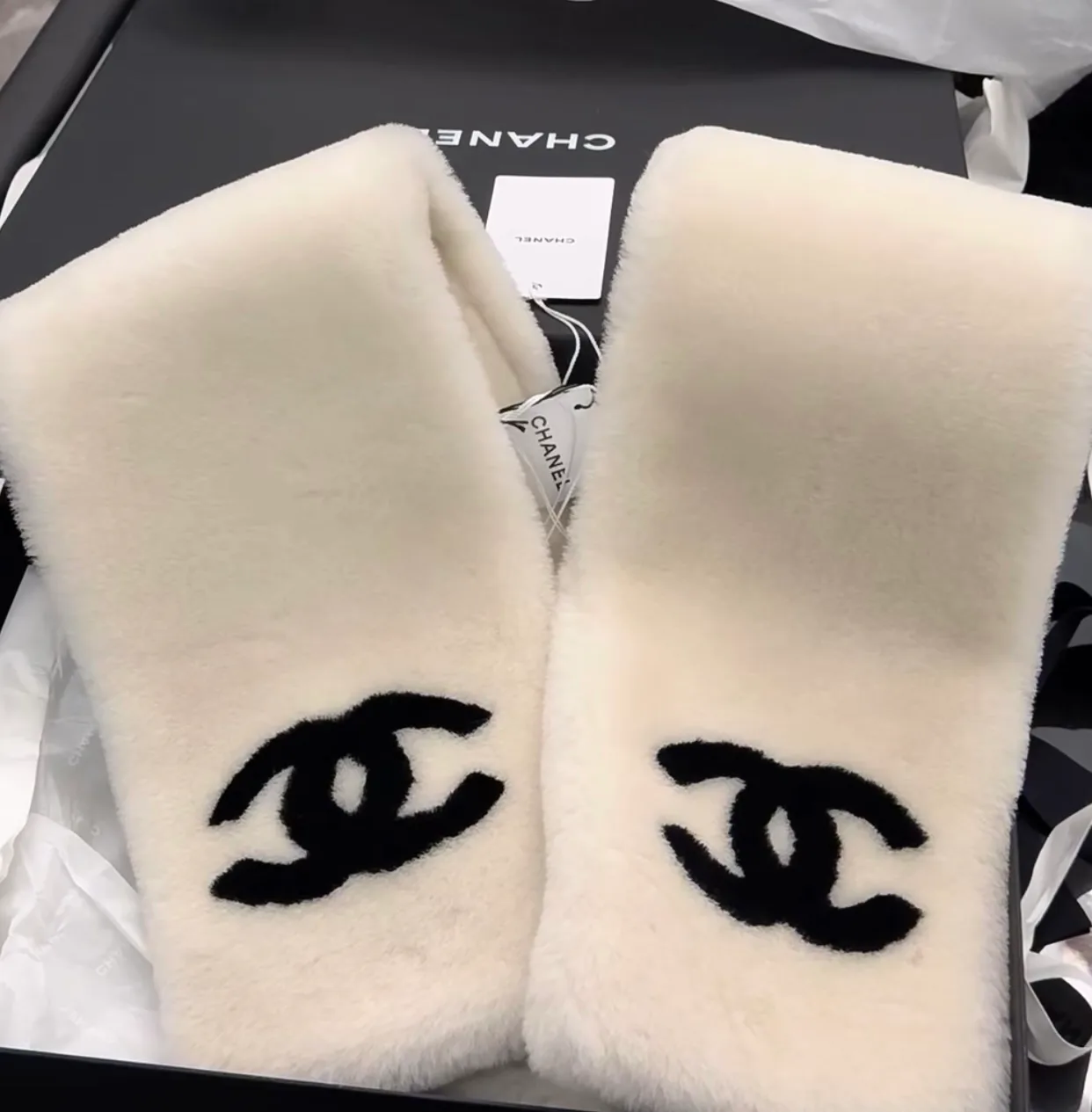 Шарфы Chanel 18347718