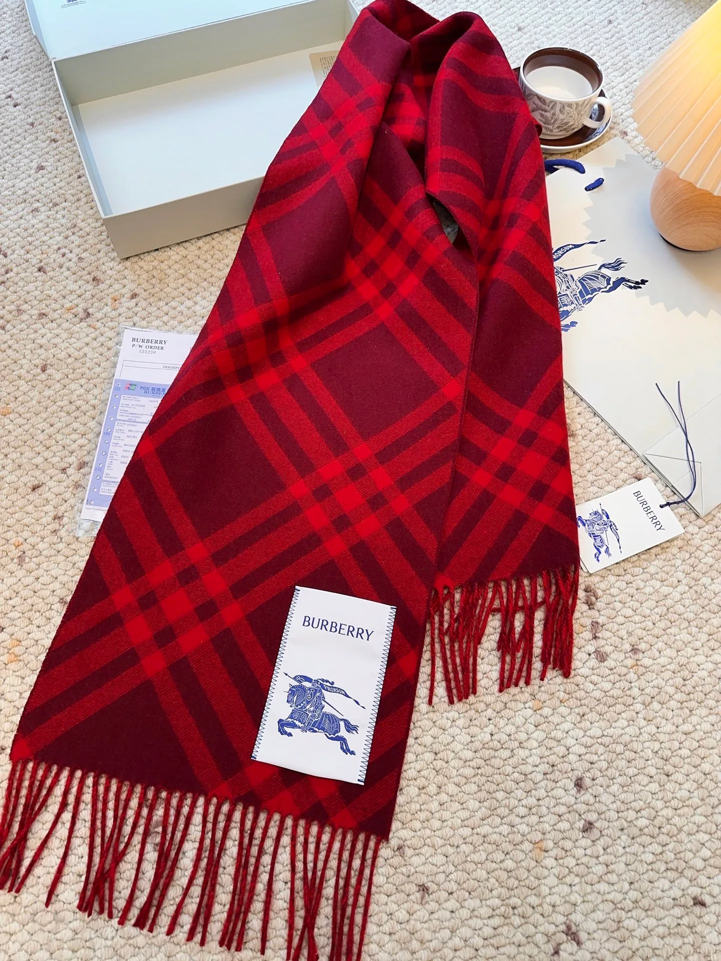 Шарфы Burberry 18105486