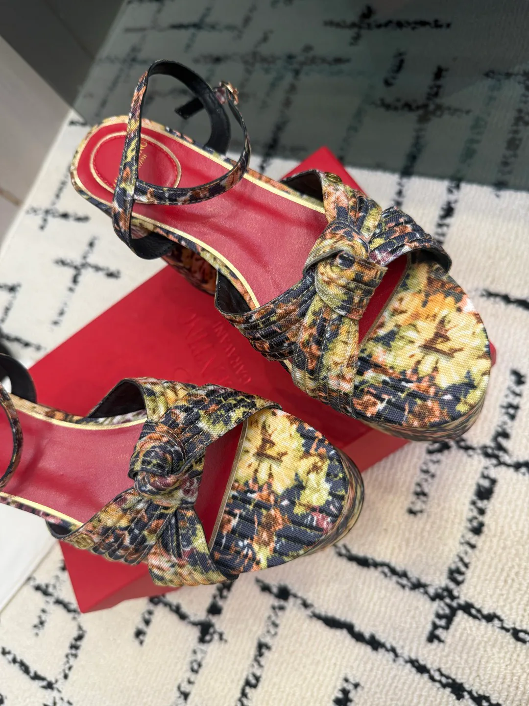Босоножки Женские Valentino 16863577