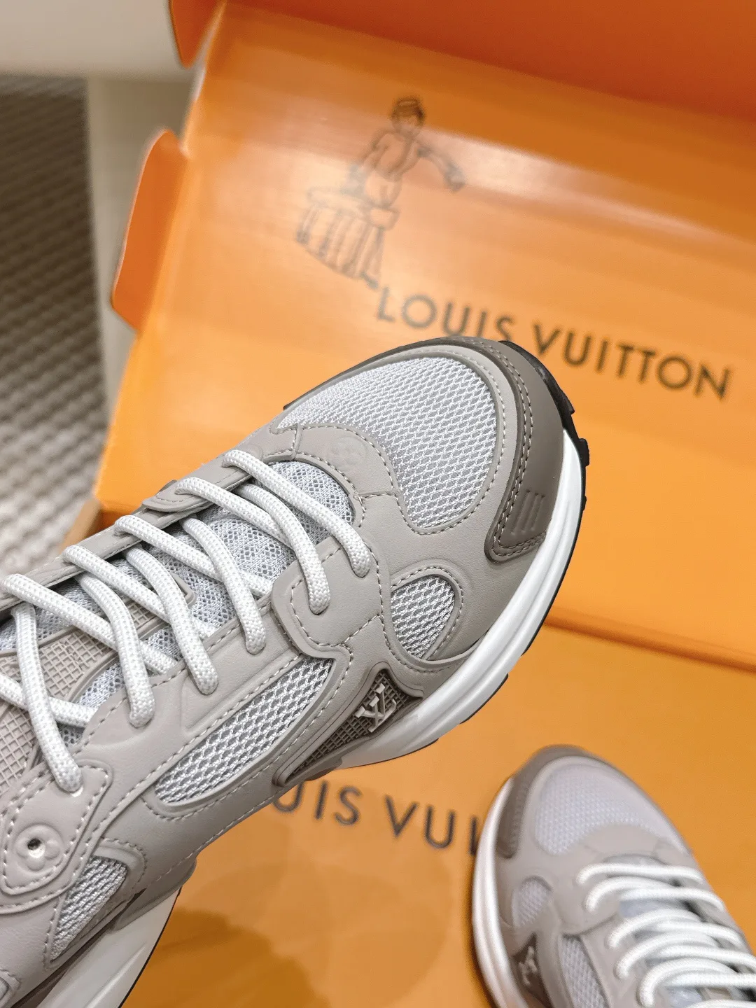 Кроссовки Женские Louis Vuitton 11518610