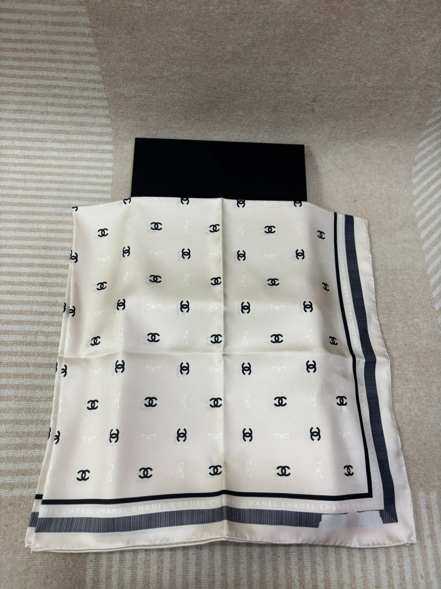 Платки Chanel 11752211