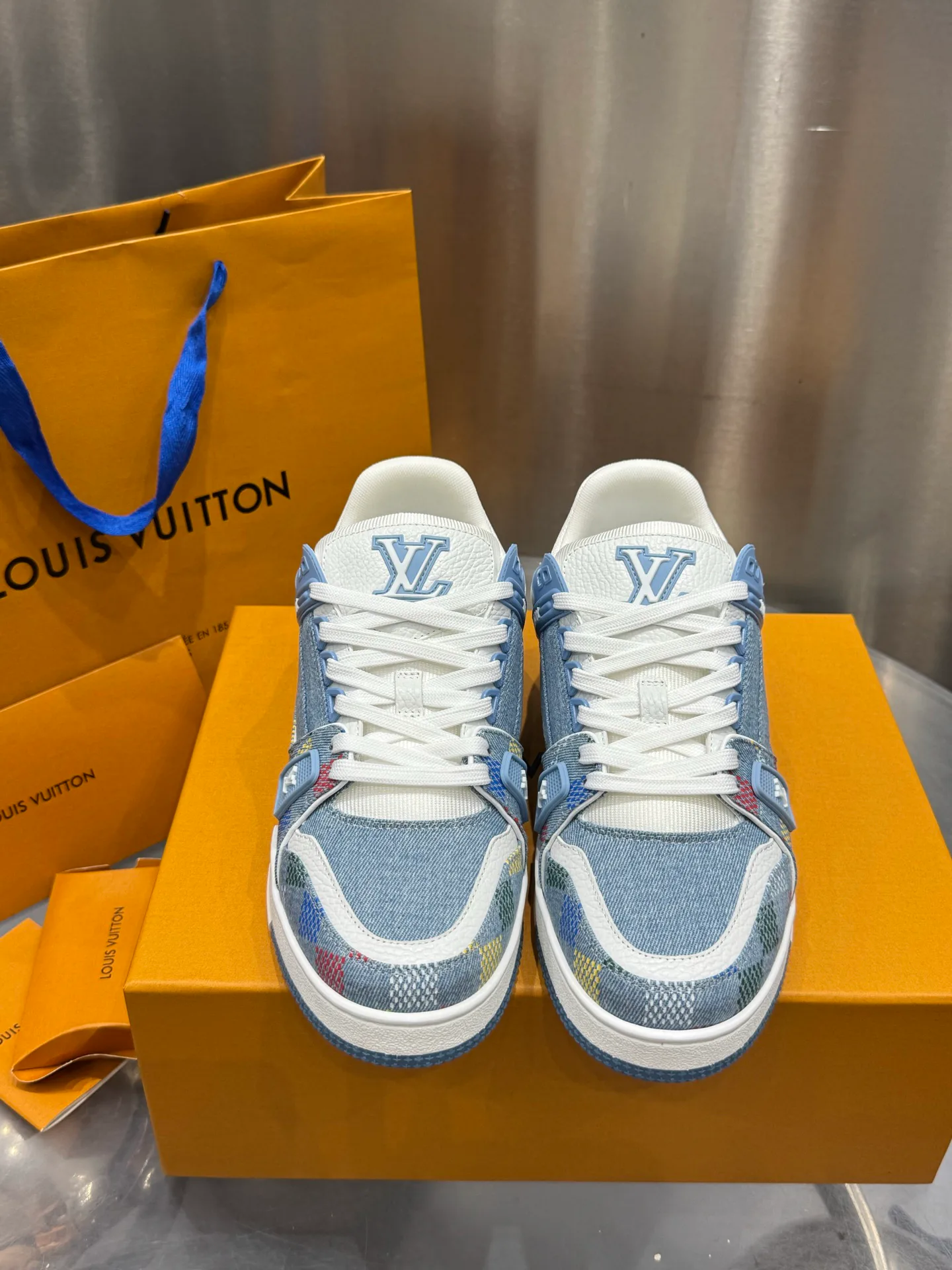 Кроссовки Мужские Louis Vuitton 19073348