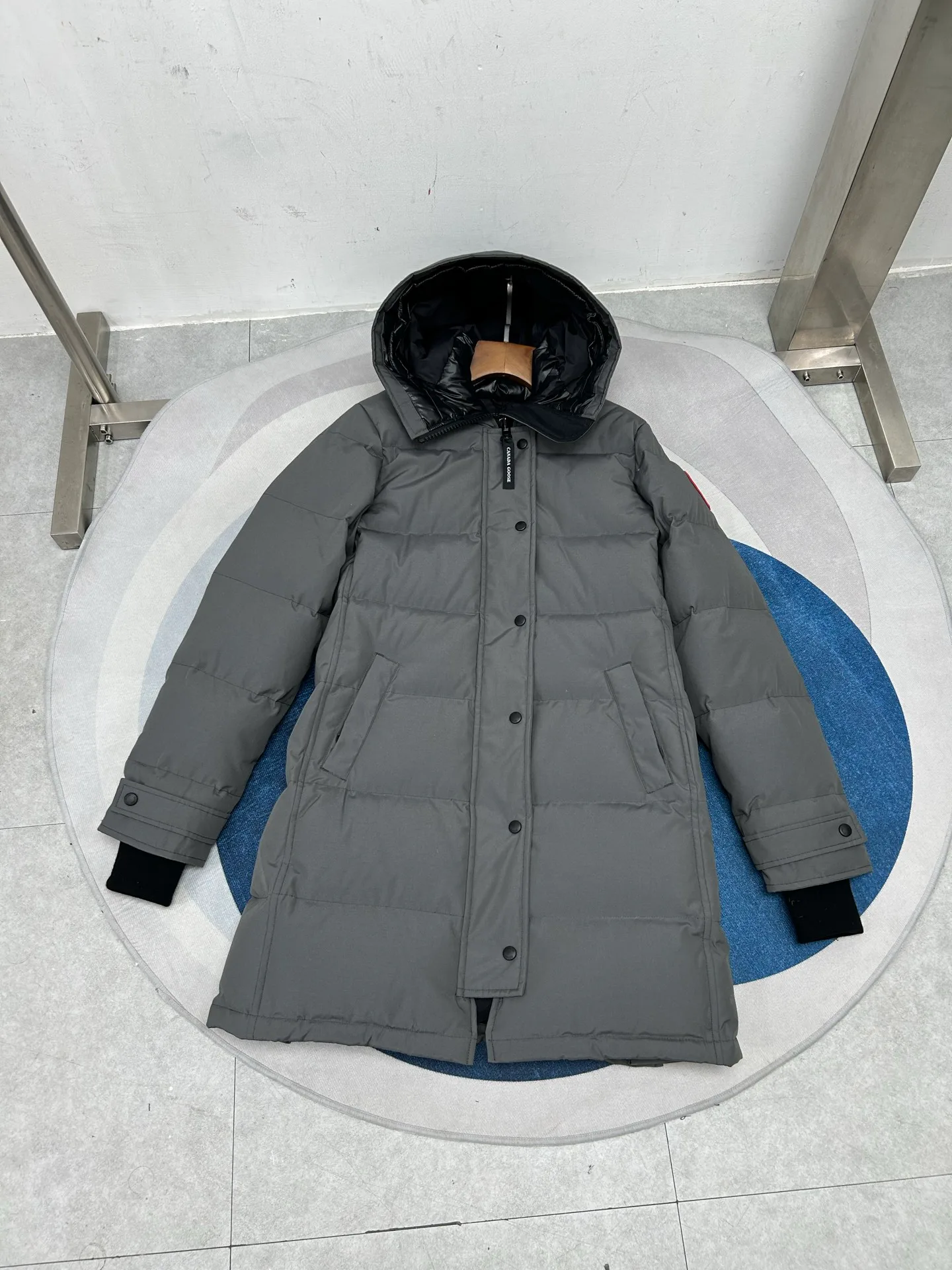 Пальто Женские Canada Goose 4825880
