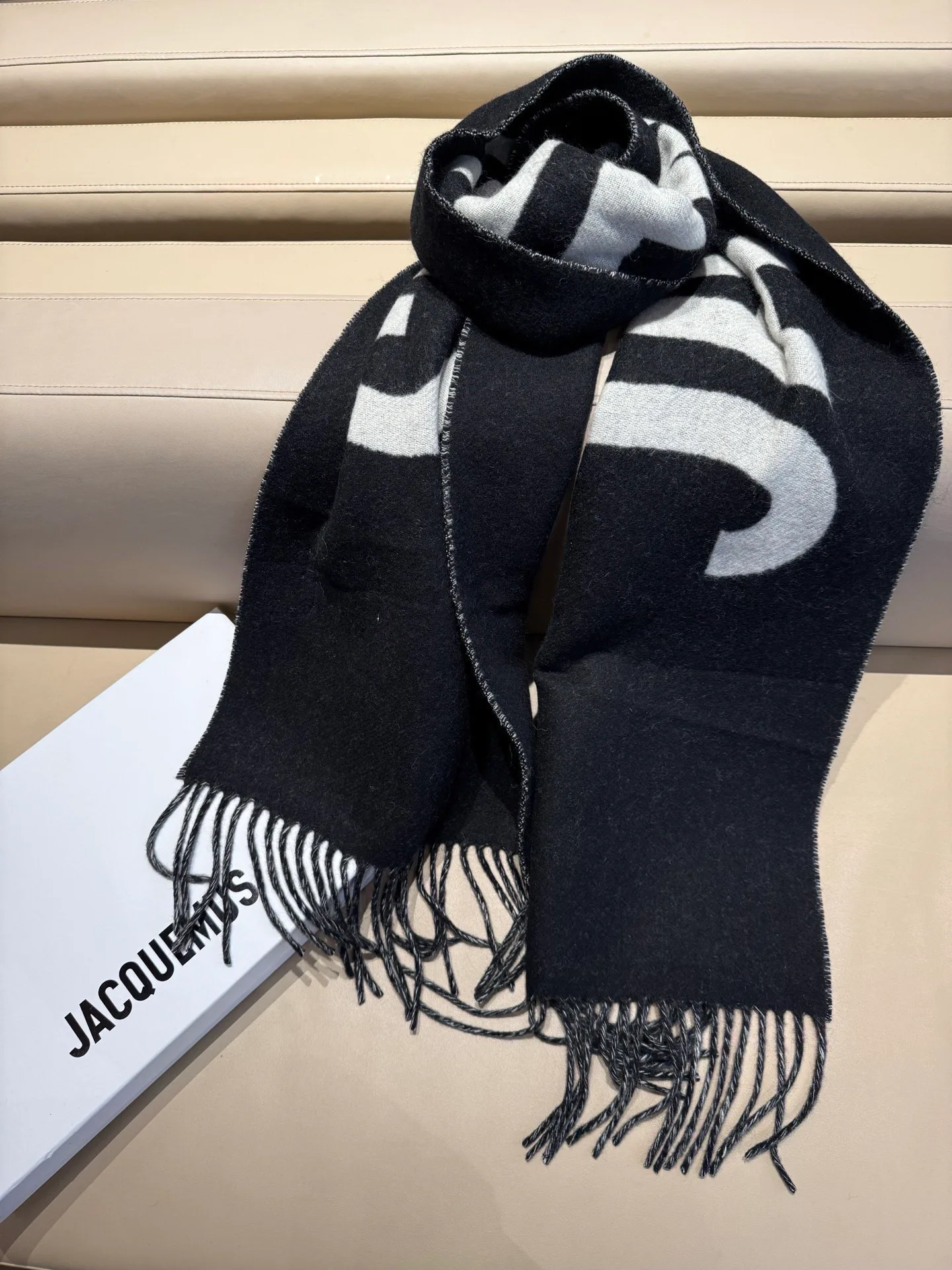 Шарфы Jacquemus 18002723