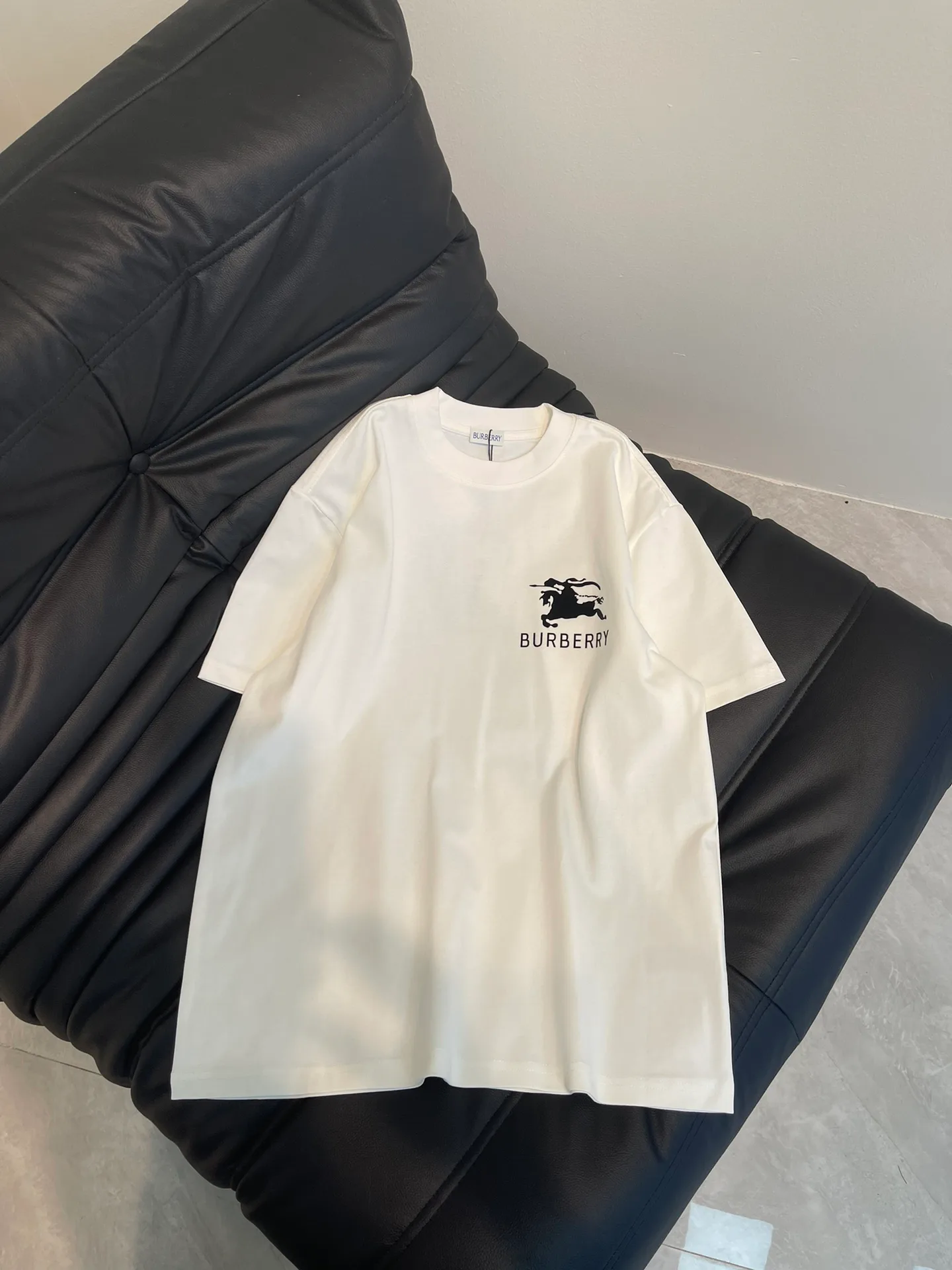 Футболки Женские Burberry 3600