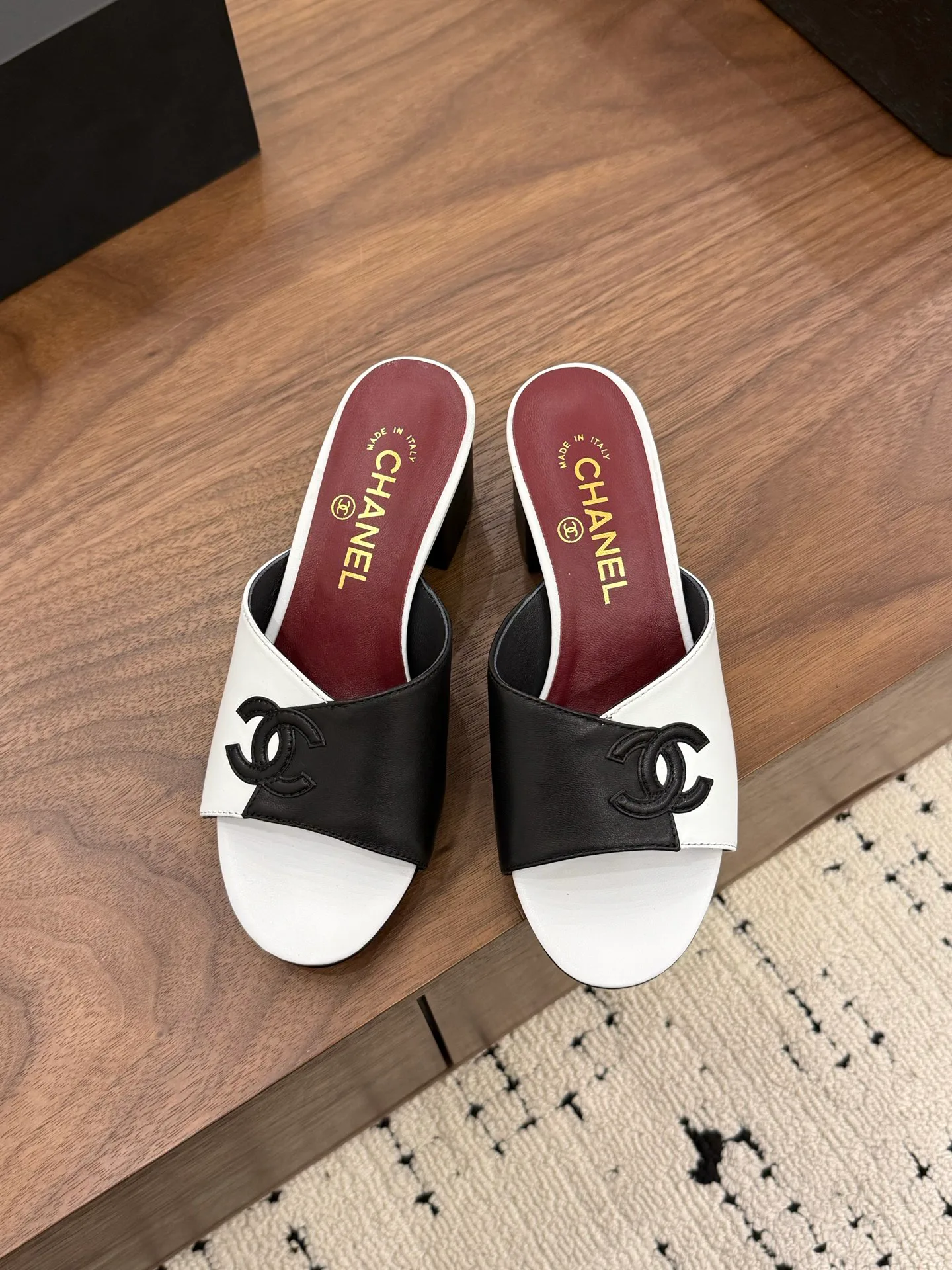 Босоножки Женские Chanel 11898545