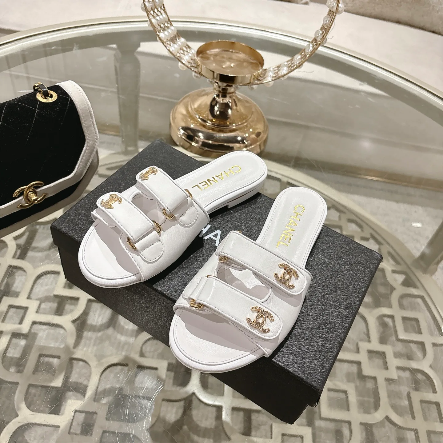 Шлепанцы Женские Chanel 10840546