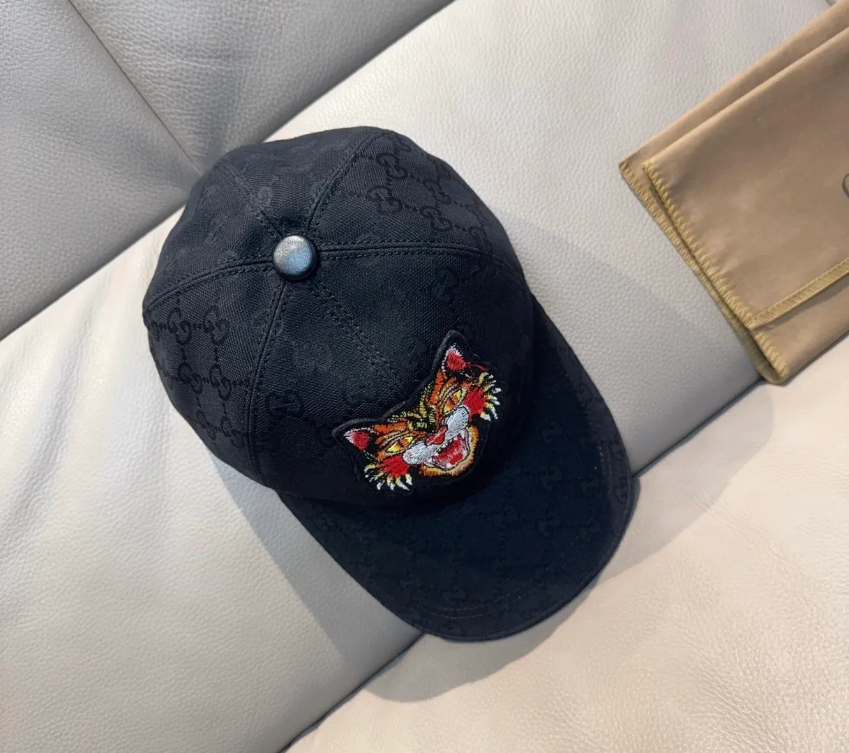 Головные Уборы Gucci 17604812