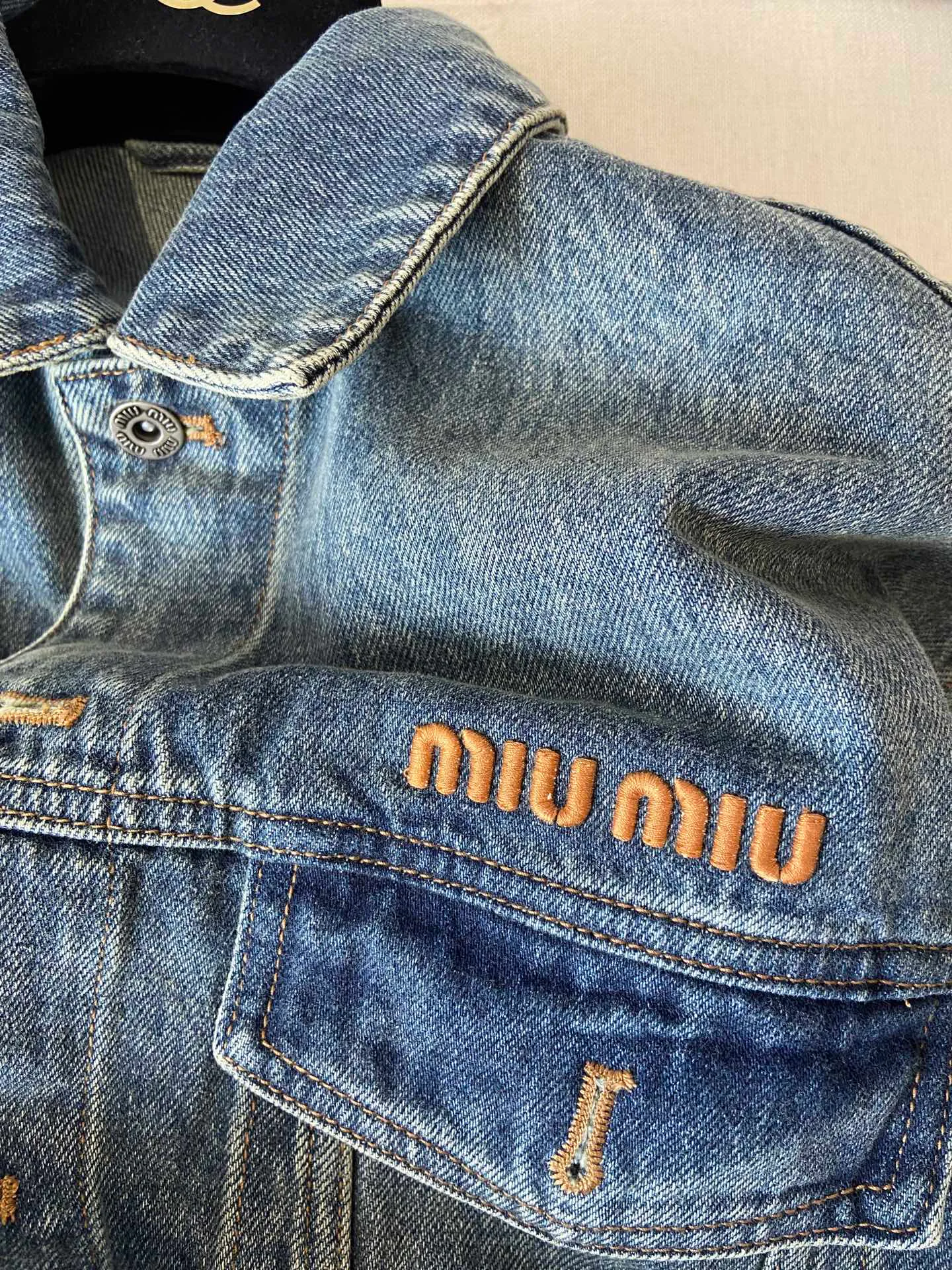 Куртки И Пуховики Женские Miu Miu 18088521