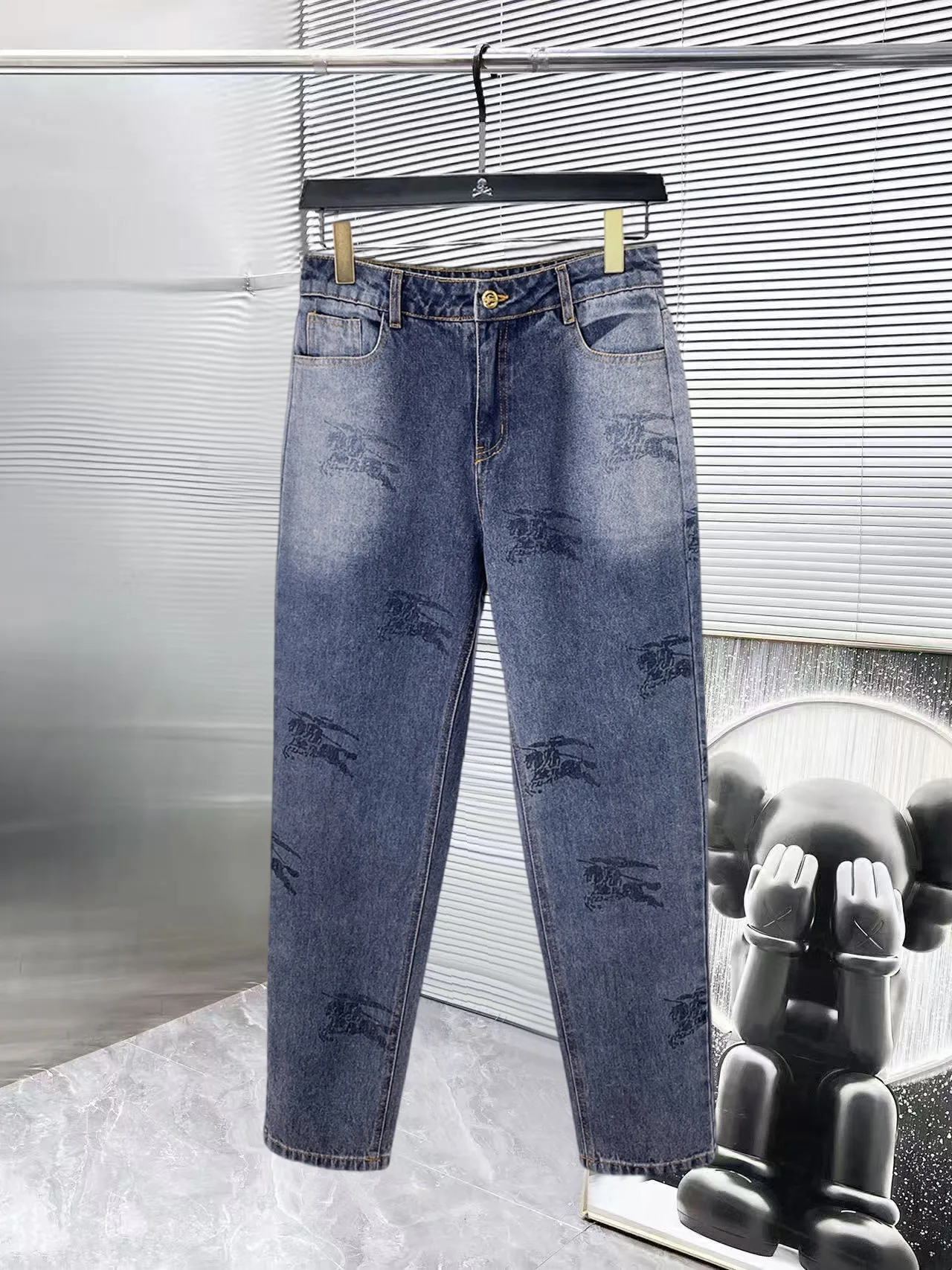 Джинсы Мужские Burberry 18499659