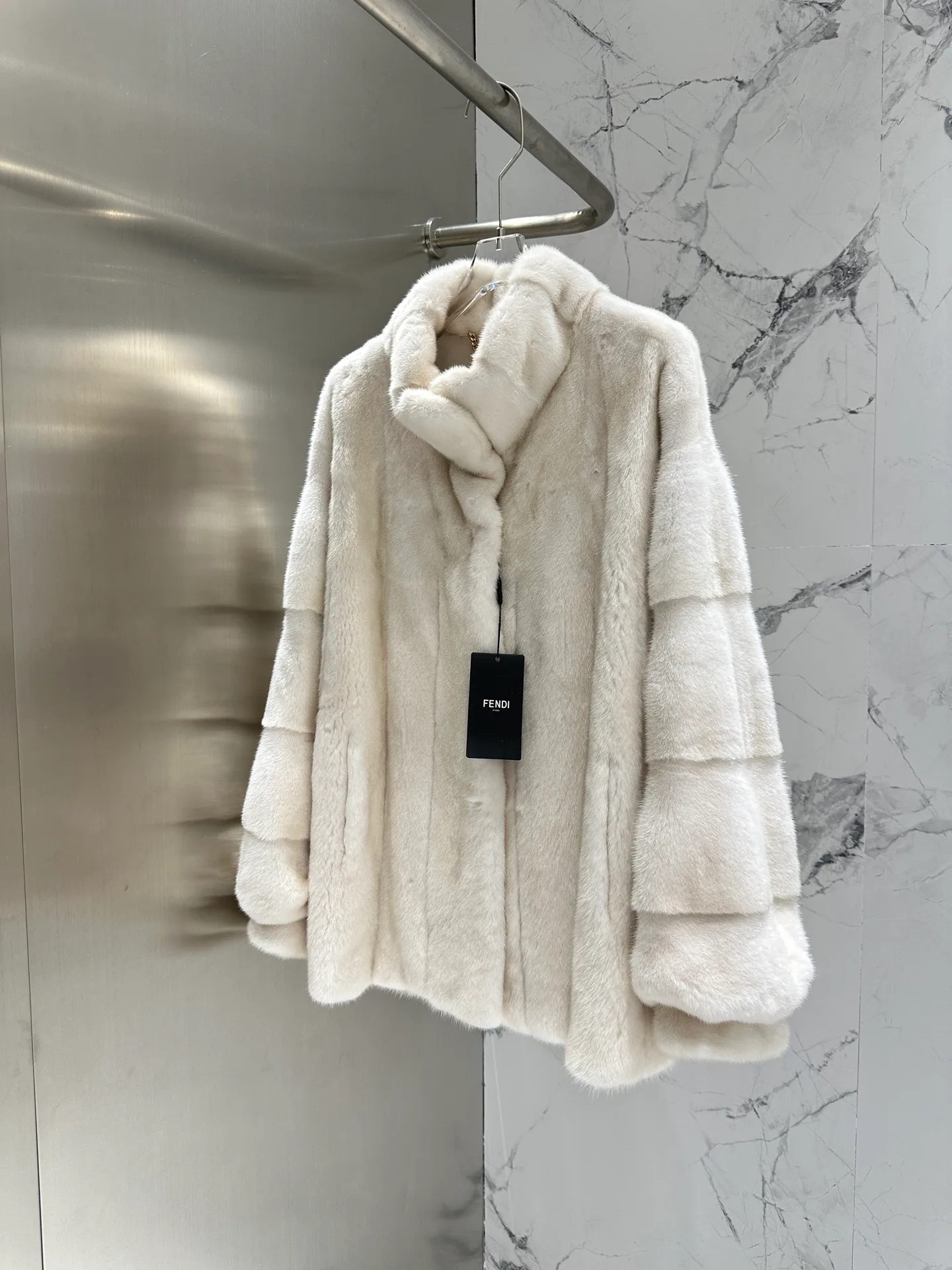 Шубы Женские Fendi 785703