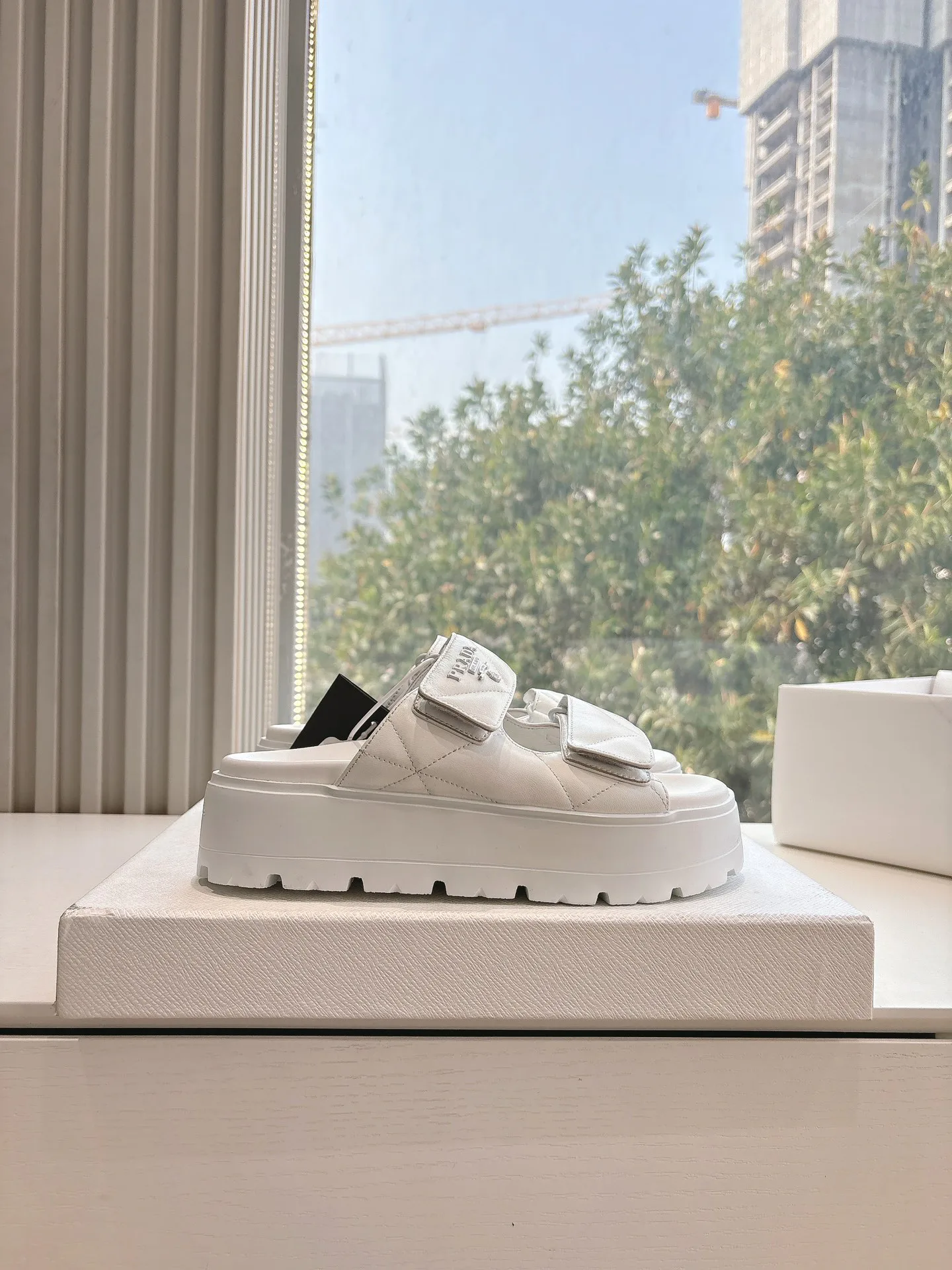 Шлепанцы Женские Prada 9781