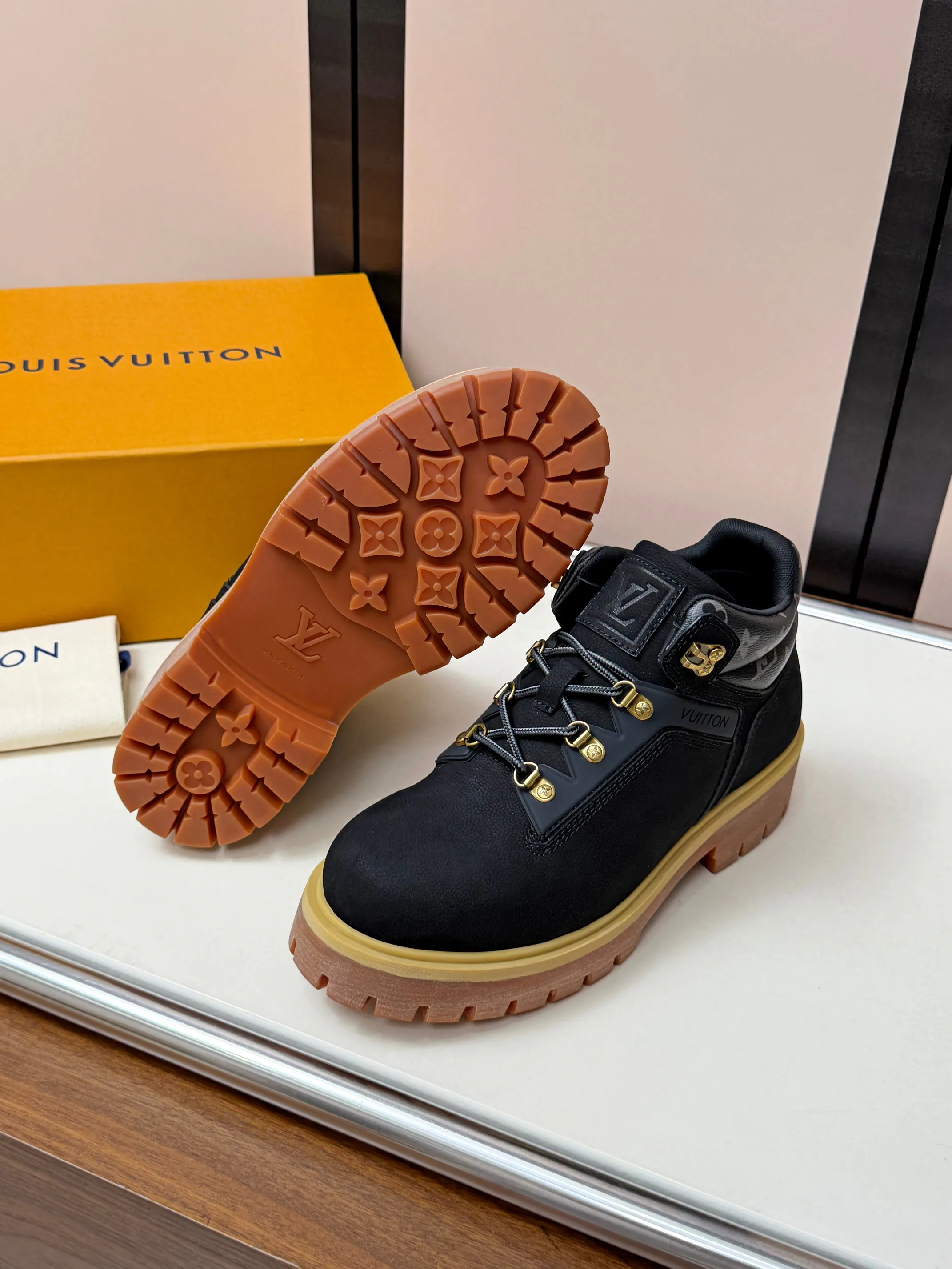 Ботинки Мужские Louis Vuitton 18417470